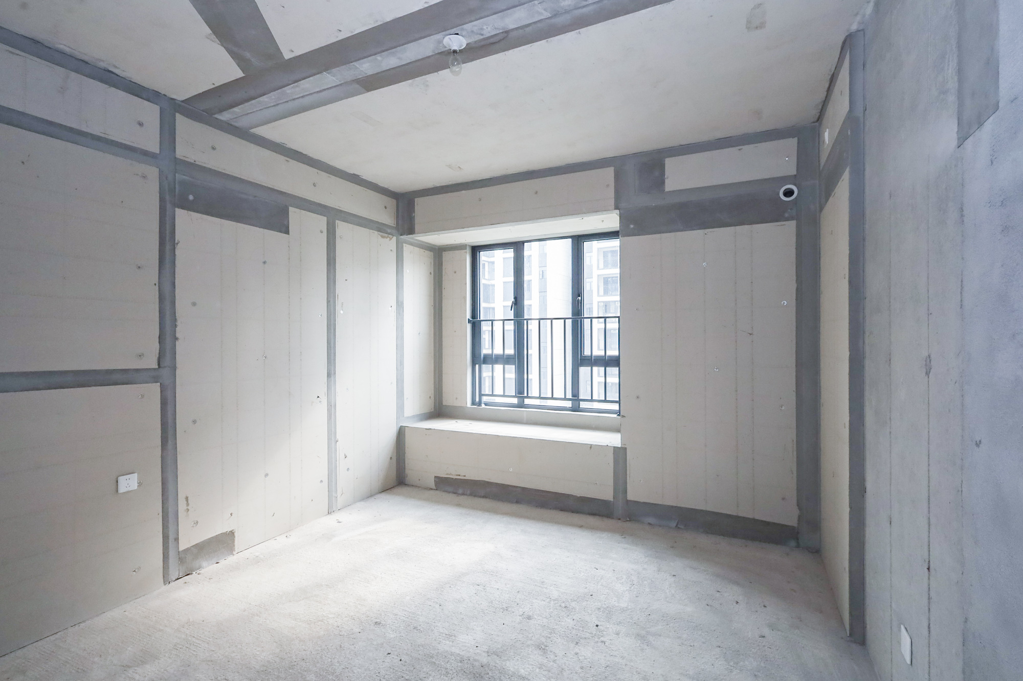 轨道中建麓江府  4室2厅2卫   218.00万卧室