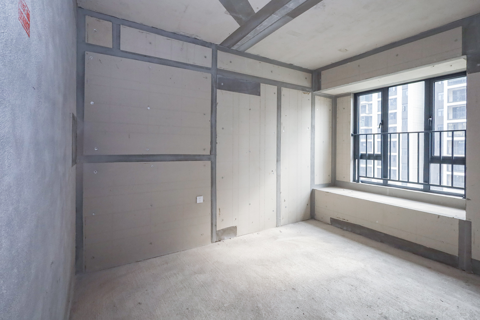 轨道中建麓江府  4室2厅2卫   218.00万卧室