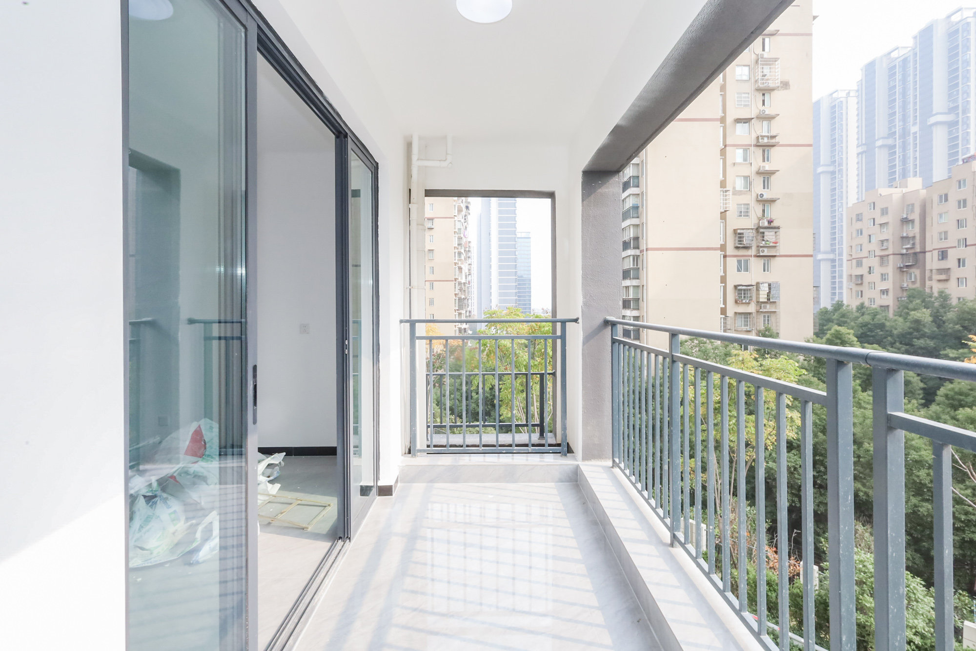 轨道中建麓江府  3室2厅2卫   208.00万阳台