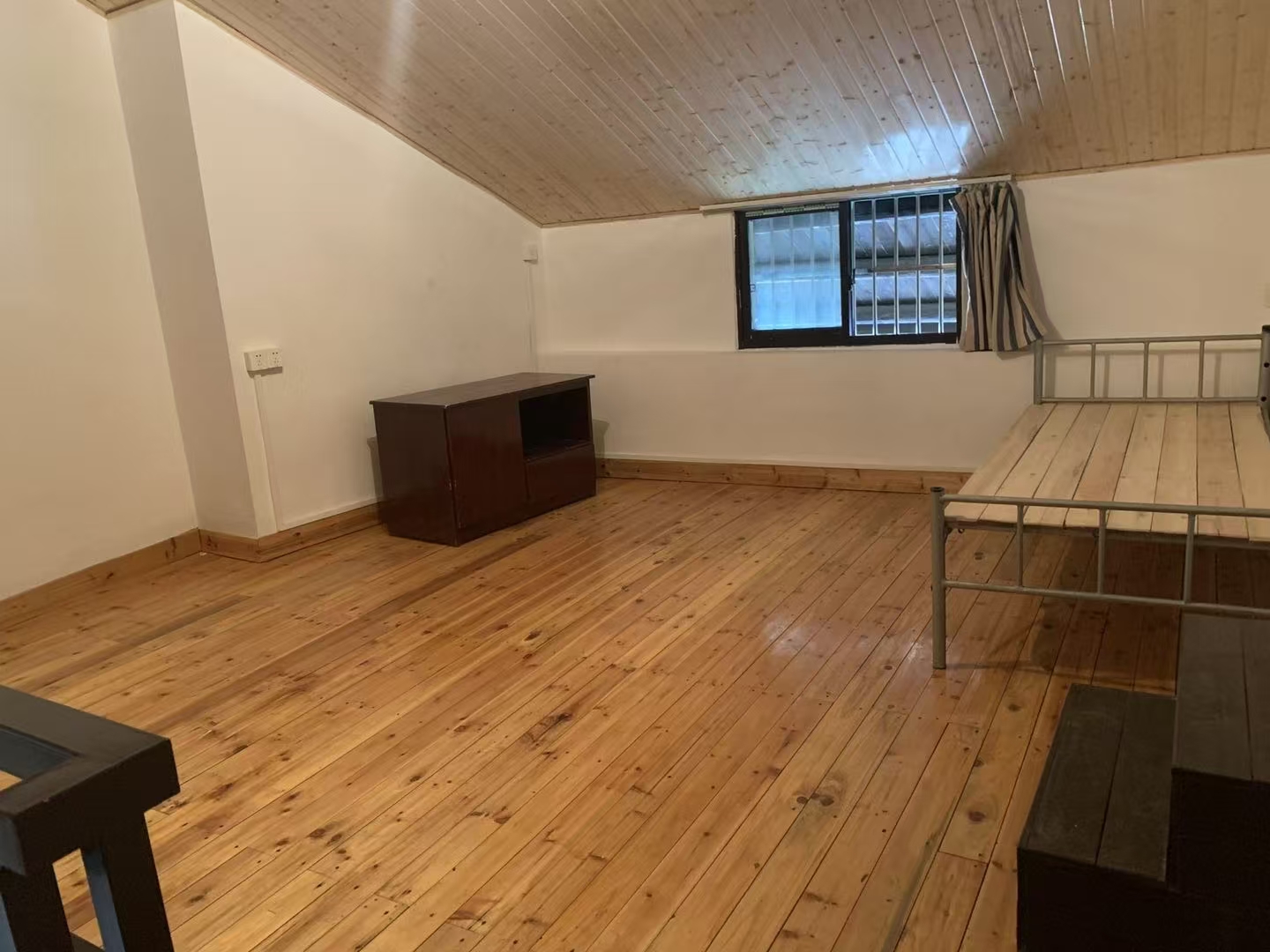 西长街散盘 4室2厅2卫 4800.0元/月 西长街散盘 4室2厅2卫 4800.0元/月室内图