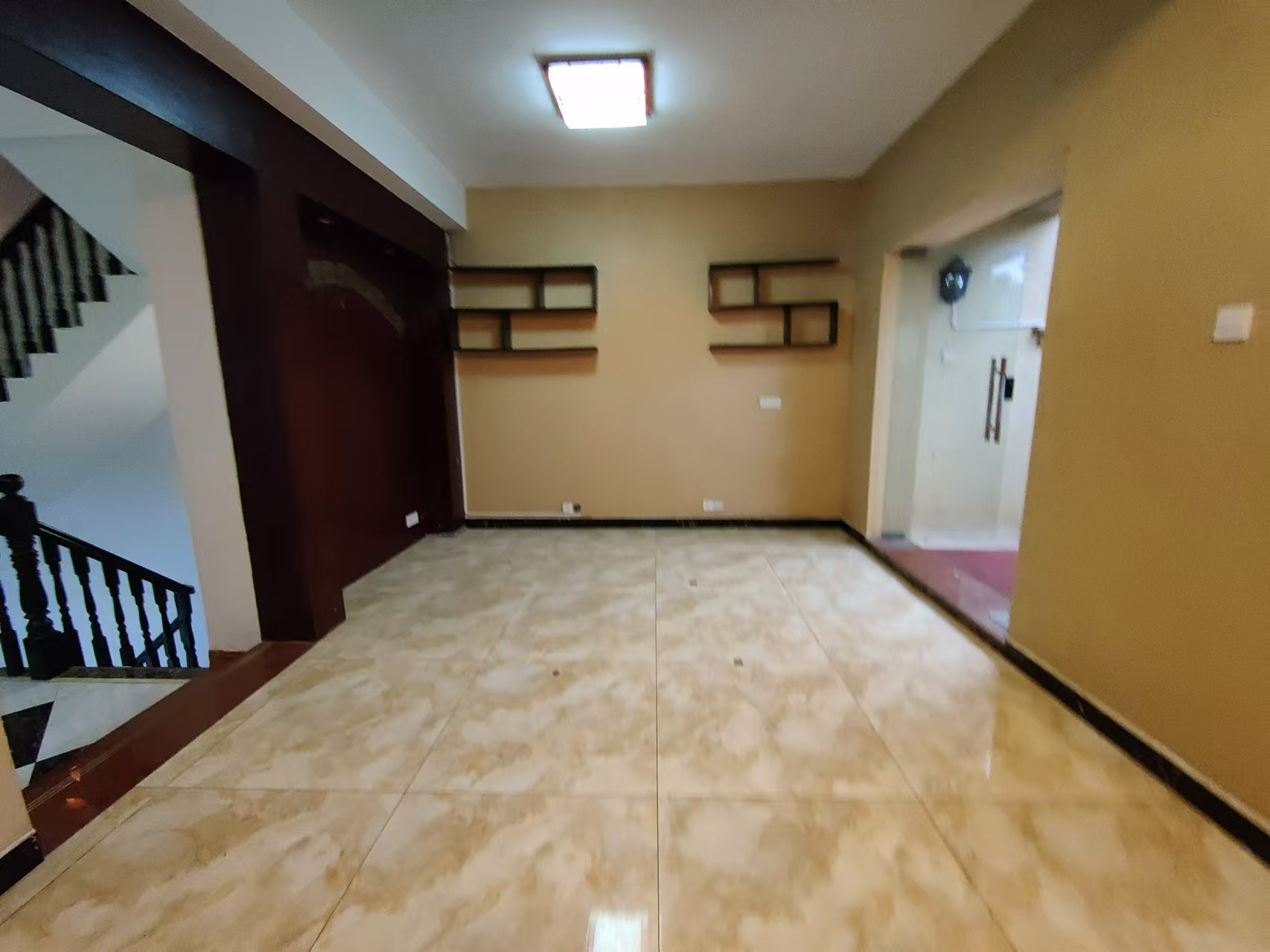 托斯卡纳别墅  5室2厅2卫    7000.0元/月 托斯卡纳别墅  5室2厅2卫    7000.0元/月室内图