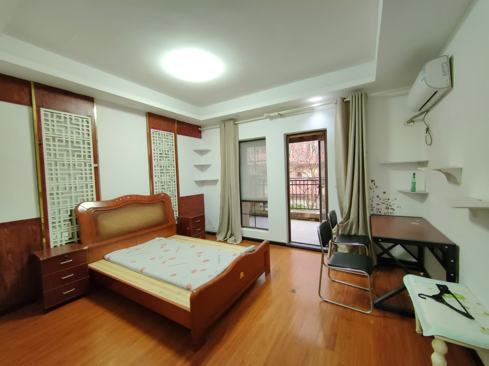 托斯卡纳别墅  5室2厅2卫    7000.0元/月 托斯卡纳别墅  5室2厅2卫    7000.0元/月室内图