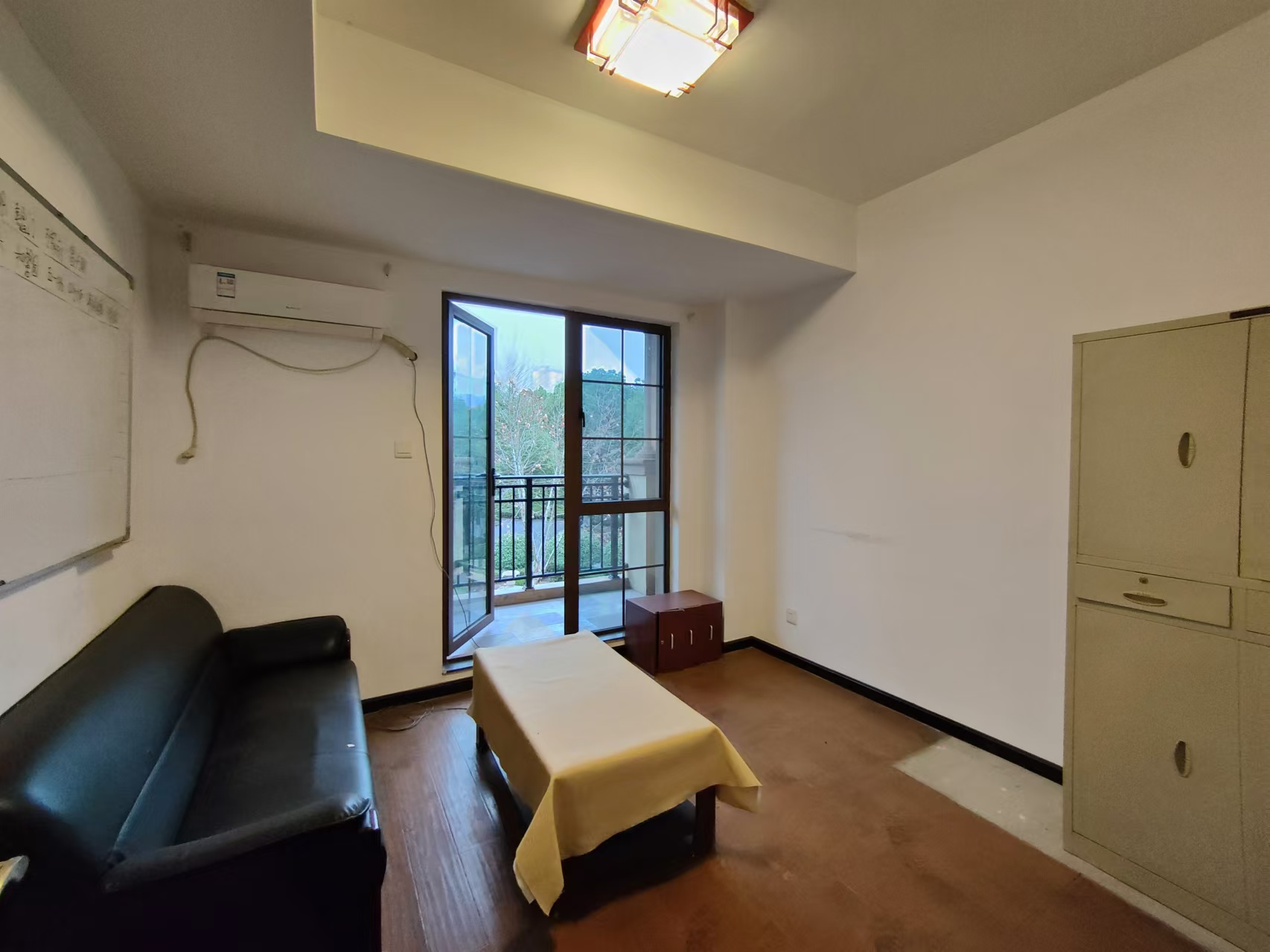 托斯卡纳别墅  5室2厅2卫    7000.0元/月 托斯卡纳别墅  5室2厅2卫    7000.0元/月室内图