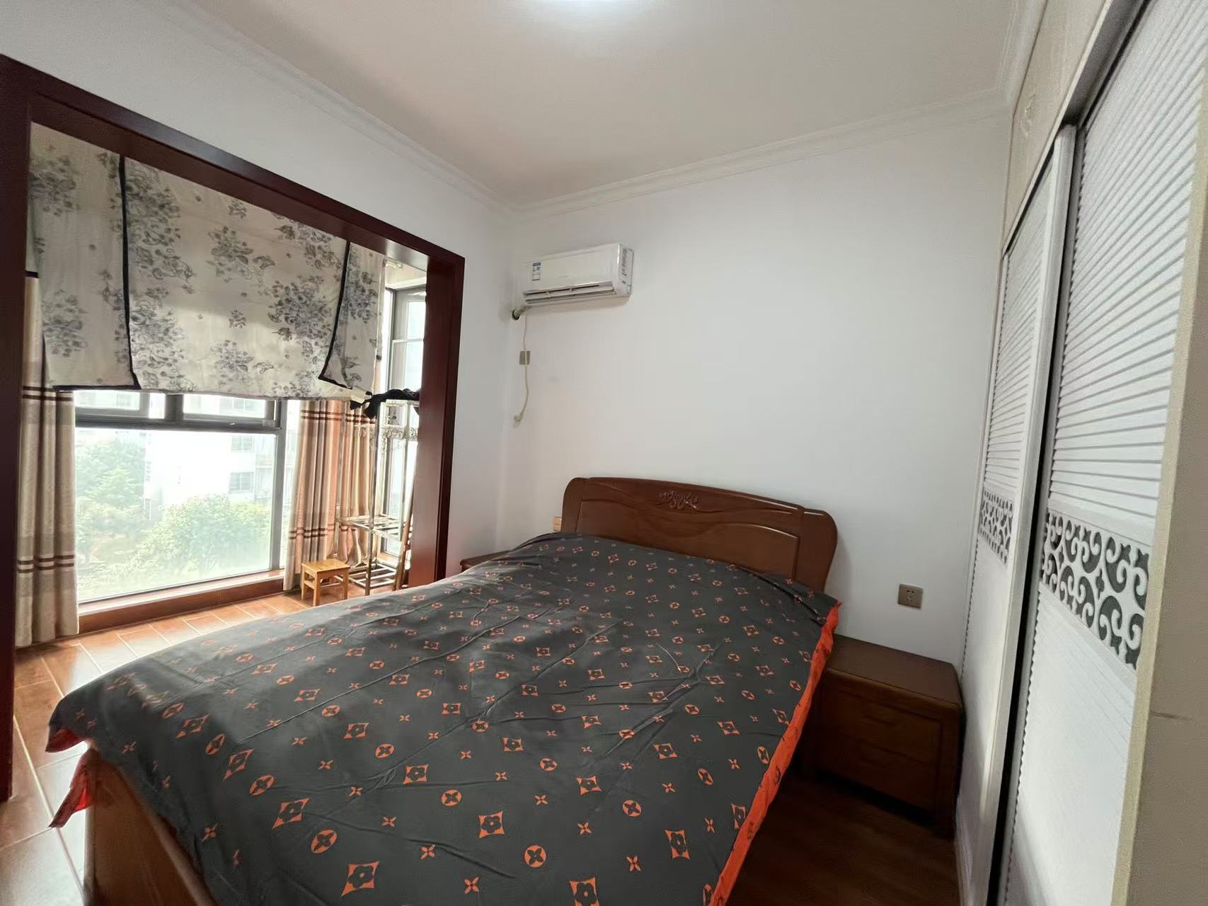 山河锦园 4室2厅2卫 2200.0元/月 山河锦园 4室2厅2卫 2200.0元/月室内图