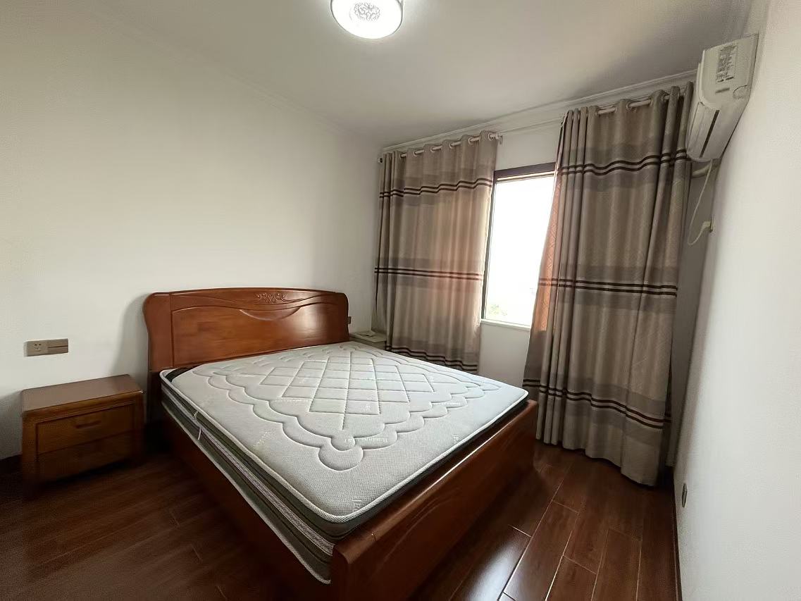 山河锦园 4室2厅2卫 2200.0元/月 山河锦园 4室2厅2卫 2200.0元/月室内图