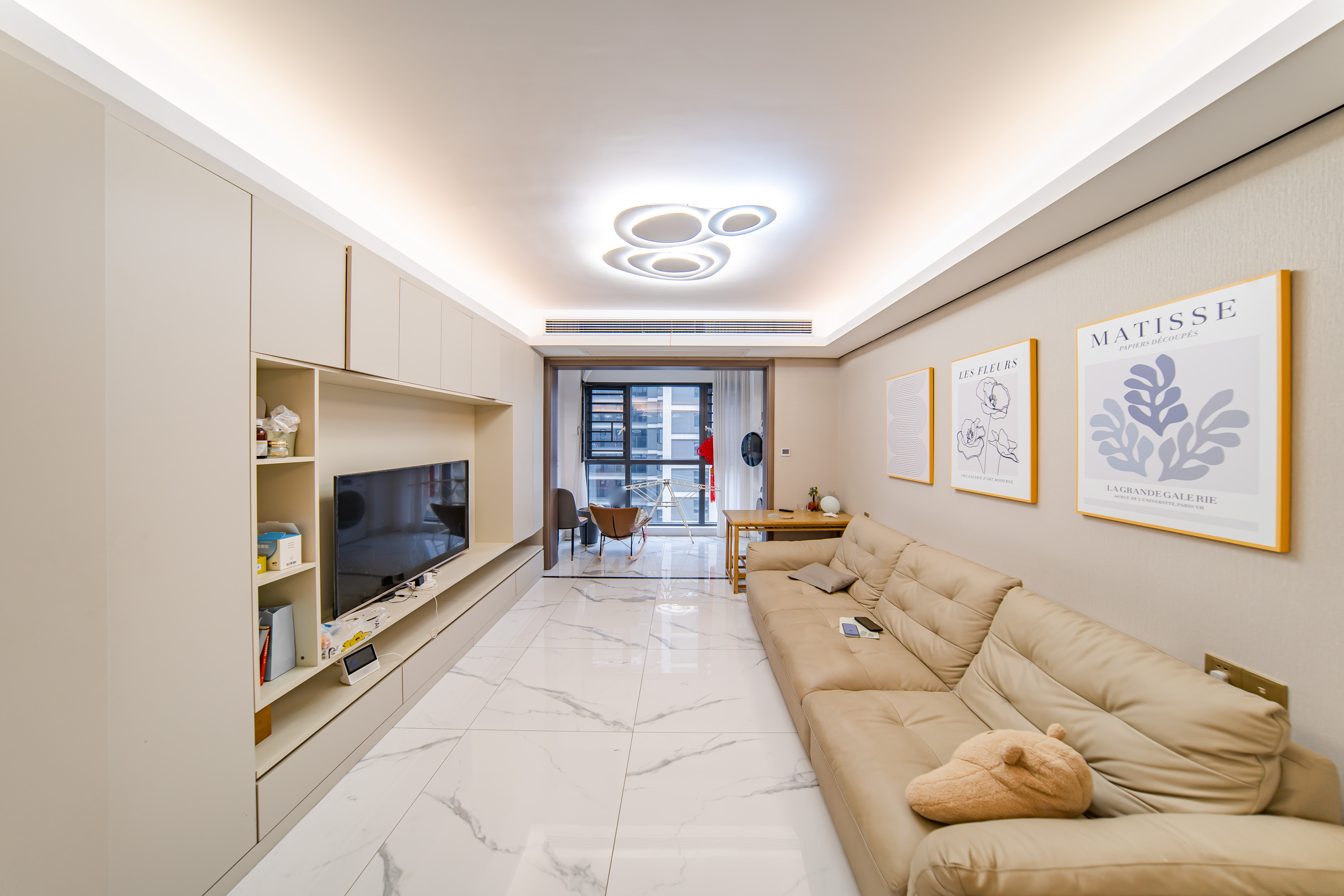 中海阅麓山二期  3室2厅2卫    158.0万 中海阅麓山二期  3室2厅2卫    158.0万客厅