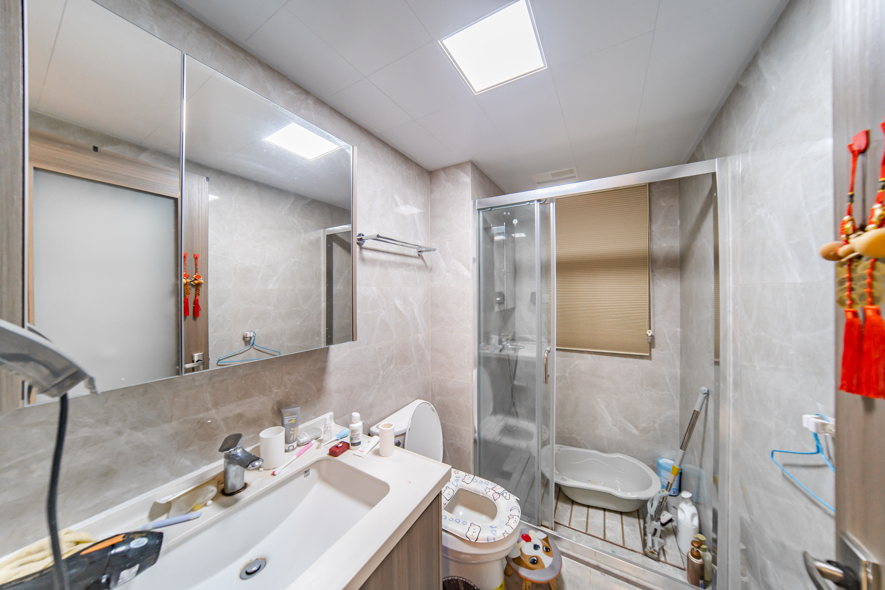 中海阅麓山二期  3室2厅2卫    158.0万 中海阅麓山二期  3室2厅2卫    158.0万卫生间