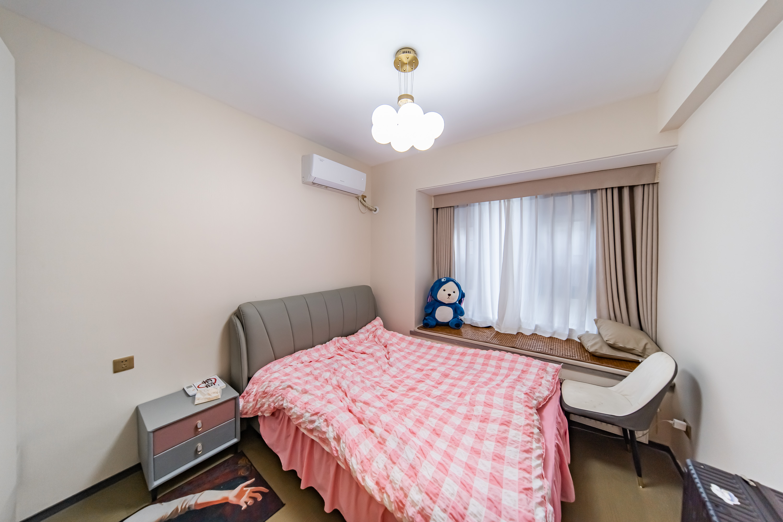 中海阅麓山二期  3室2厅2卫    158.0万 中海阅麓山二期  3室2厅2卫    158.0万卧室