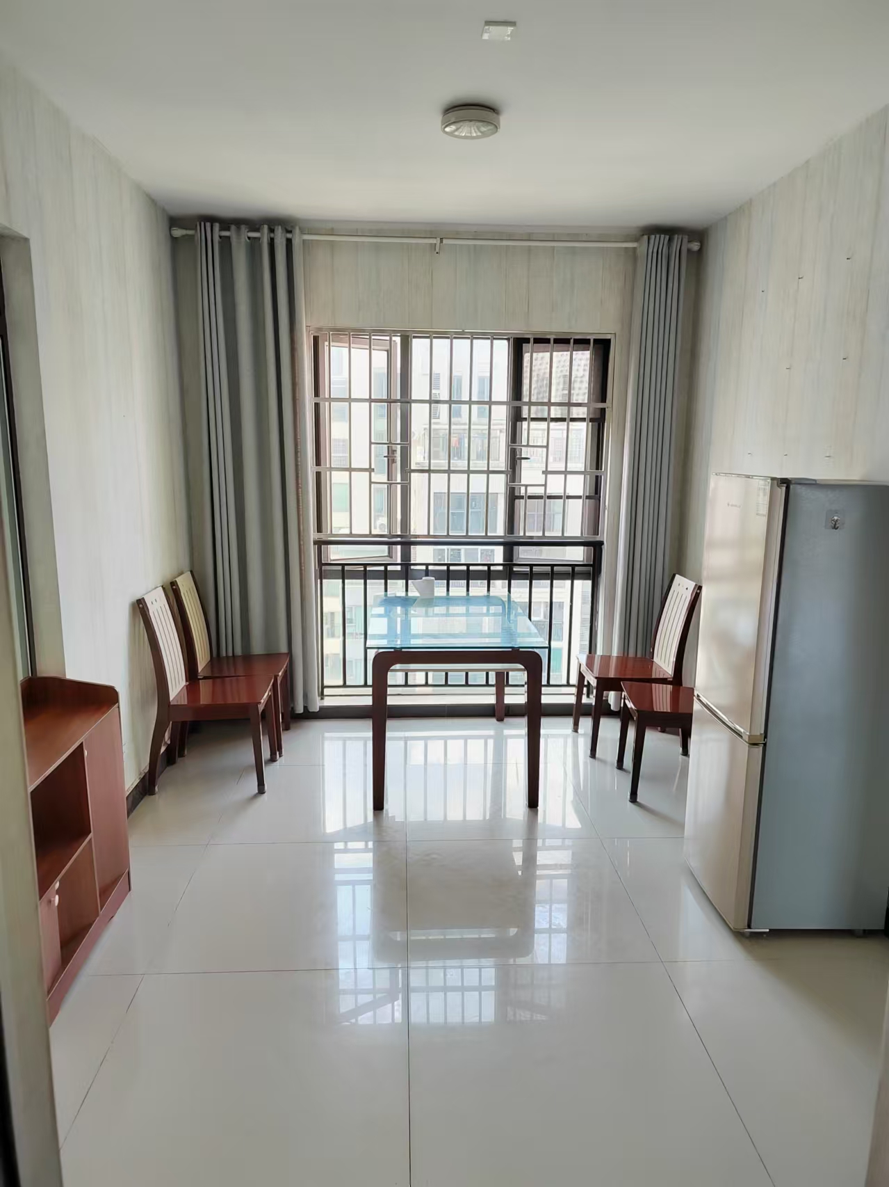 卓越蔚蓝海岸一期 3室2厅2卫 2000.0元/月 卓越蔚蓝海岸一期 3室2厅2卫 2000.0元/月室内图