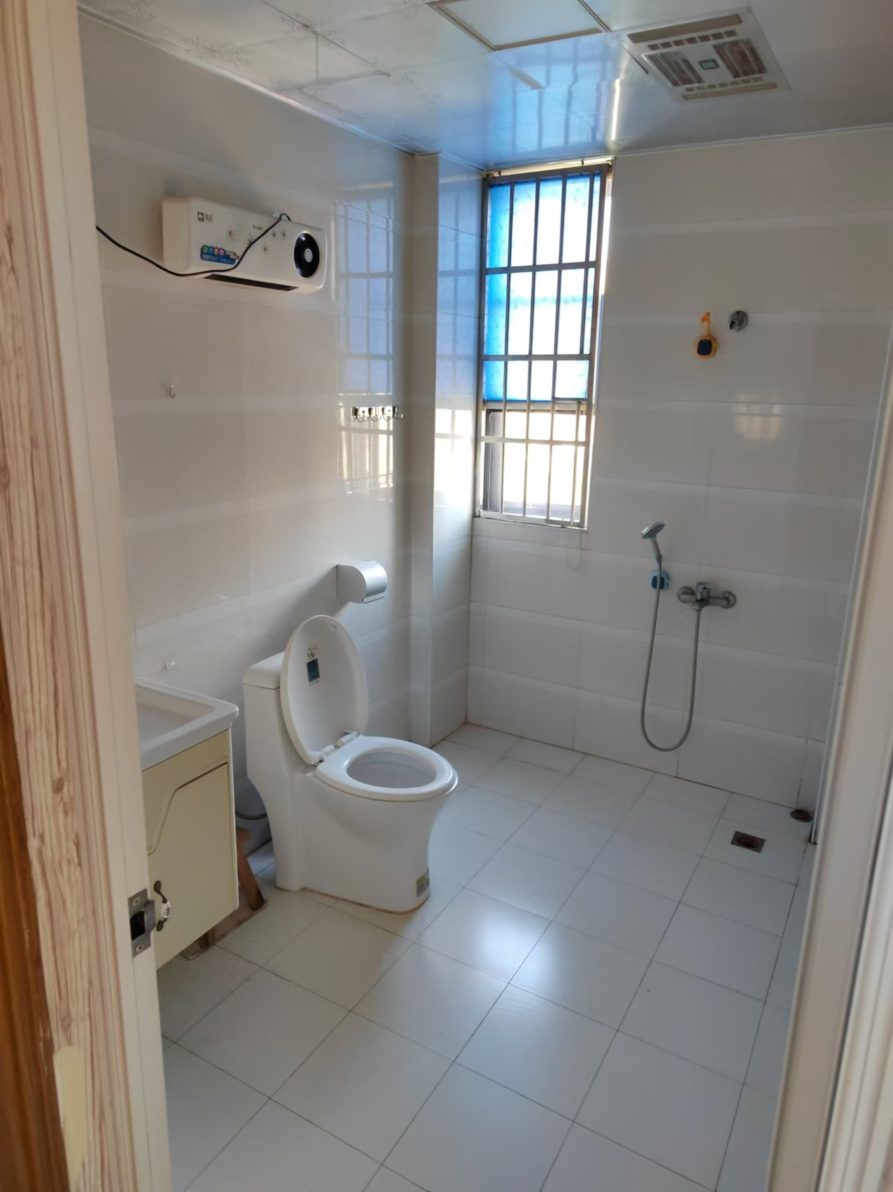 卓越蔚蓝海岸一期 3室2厅2卫 2000.0元/月 卓越蔚蓝海岸一期 3室2厅2卫 2000.0元/月室内图