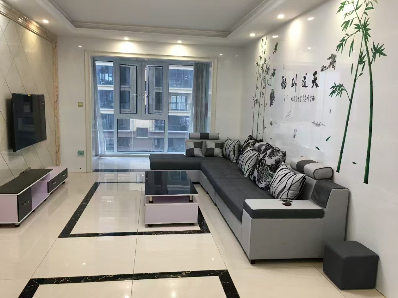 碧桂园梓山府 3室2厅1卫 1700.0元/月 碧桂园梓山府 3室2厅1卫 1700.0元/月户型图