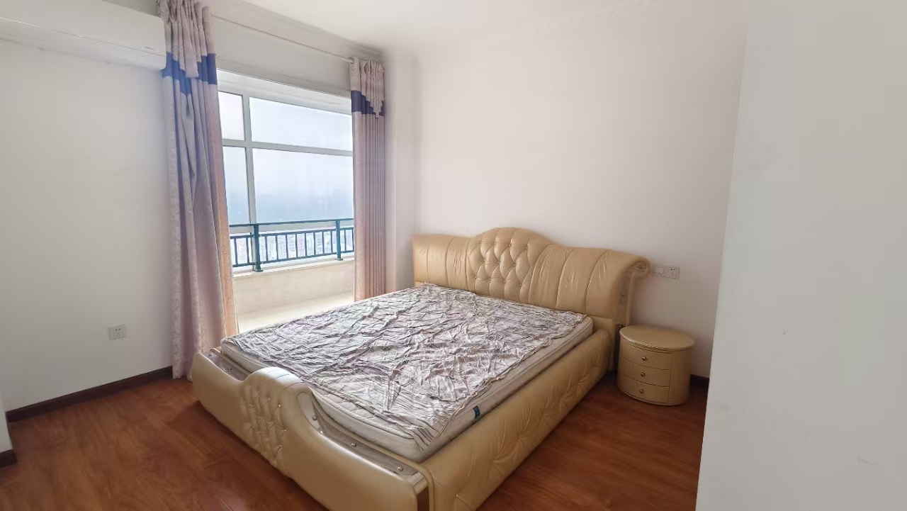 鸿泰国际  2室2厅1卫    1600.0元/月 鸿泰国际  2室2厅1卫    1600.0元/月室内图