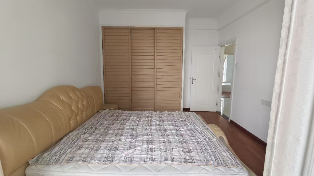 鸿泰国际  2室2厅1卫    1600.0元/月 鸿泰国际  2室2厅1卫    1600.0元/月室内图