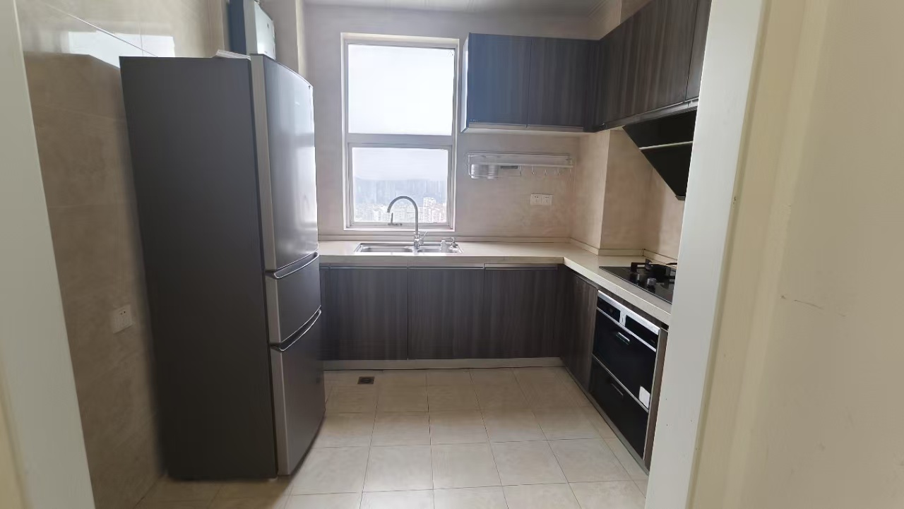 鸿泰国际  2室2厅1卫    1600.0元/月 鸿泰国际  2室2厅1卫    1600.0元/月室内图