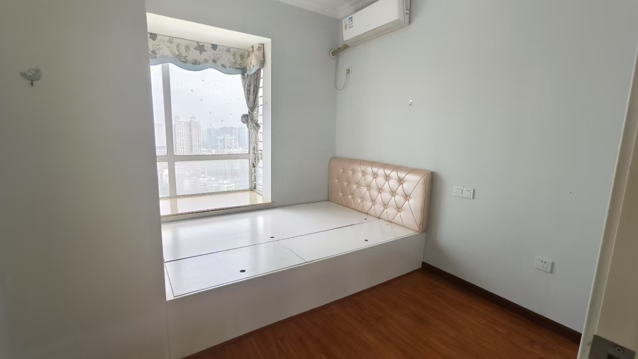 鸿泰国际  2室2厅1卫    1600.0元/月 鸿泰国际  2室2厅1卫    1600.0元/月室内图