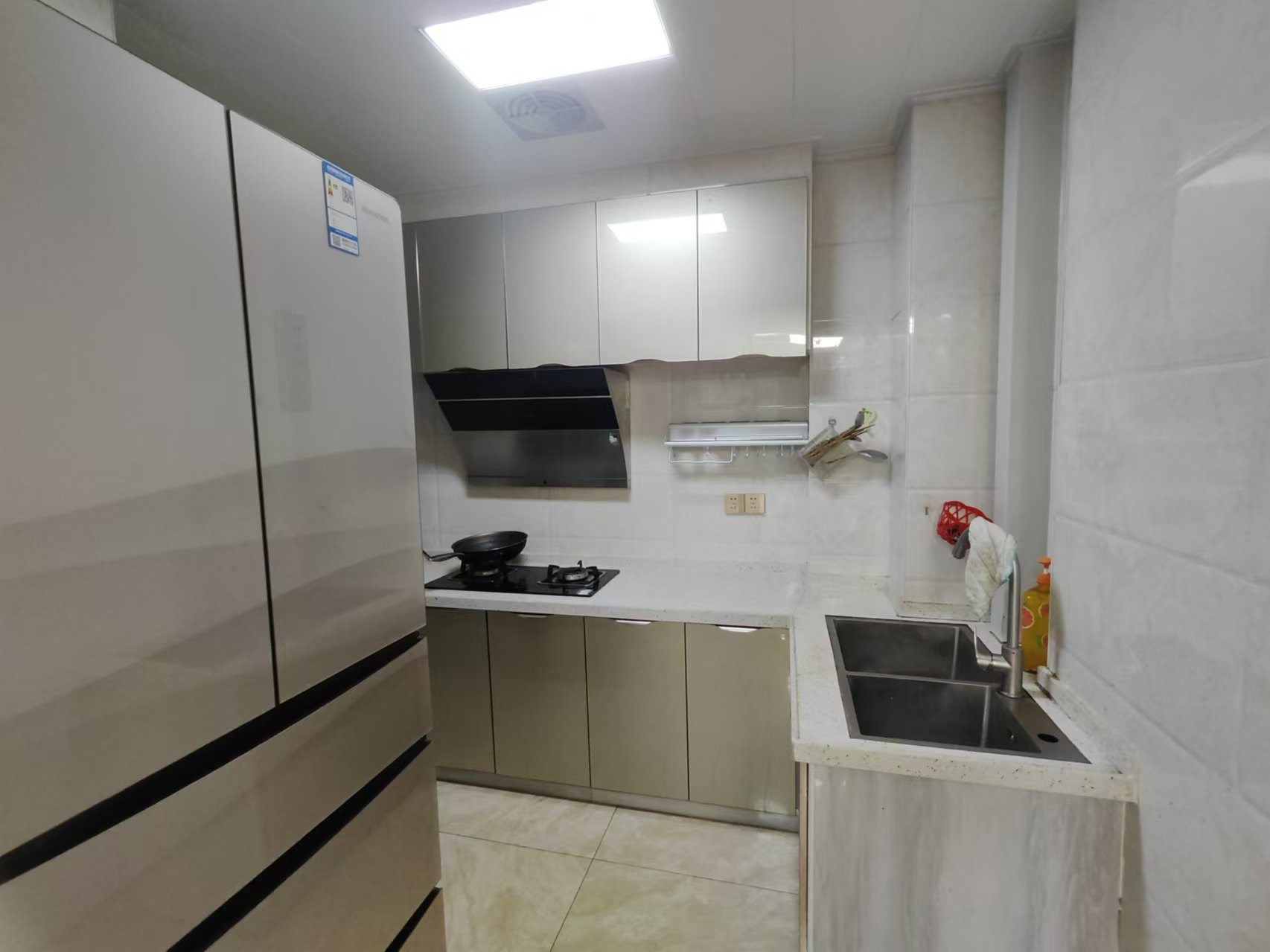 金轮翡翠名园 3室2厅1卫 1900.0元/月 金轮翡翠名园 3室2厅1卫 1900.0元/月室内图