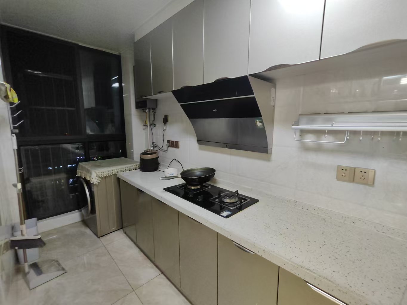 金轮翡翠名园 3室2厅1卫 1900.0元/月 金轮翡翠名园 3室2厅1卫 1900.0元/月室内图