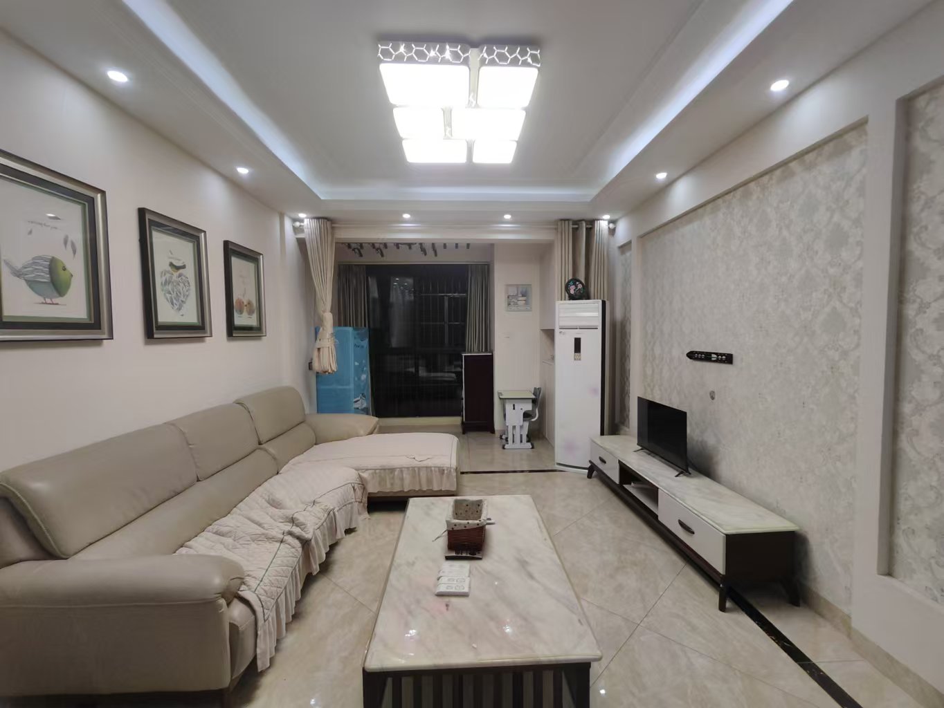 金轮翡翠名园 3室2厅1卫 1900.0元/月 金轮翡翠名园 3室2厅1卫 1900.0元/月室内图