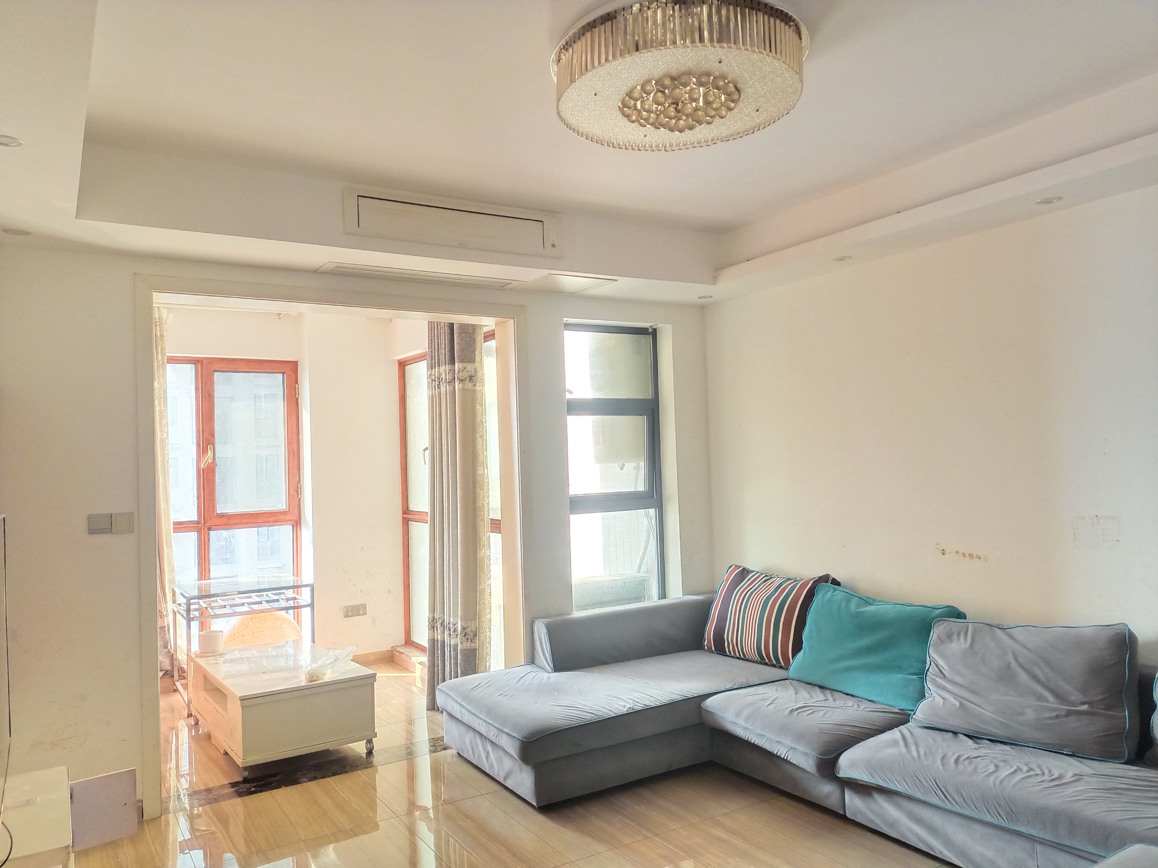 天地人和  4室2厅2卫    2500.0元/月室内图