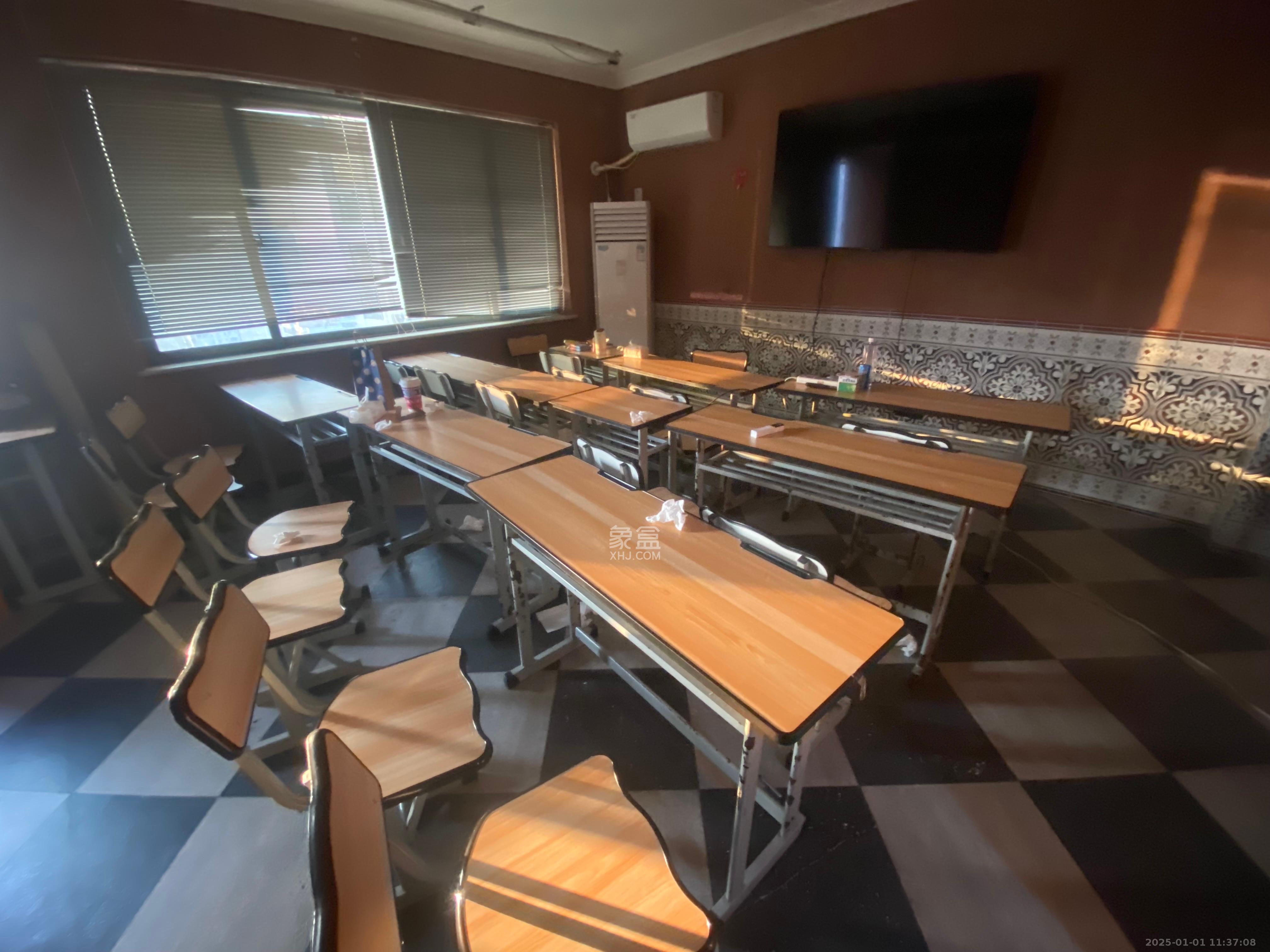 芙蓉蓉苑 1室1厅1卫 2000.0元/月 芙蓉蓉苑 1室1厅1卫 2000.0元/月室内图