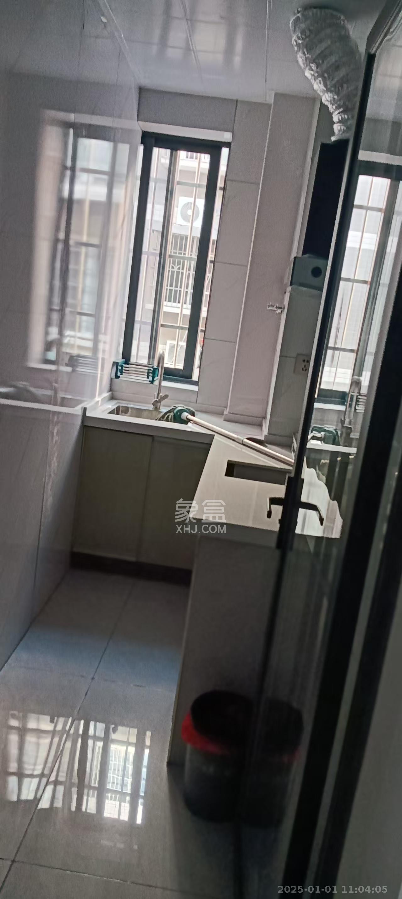 湘绣城  2室1厅1卫    1350.0元/月室内图
