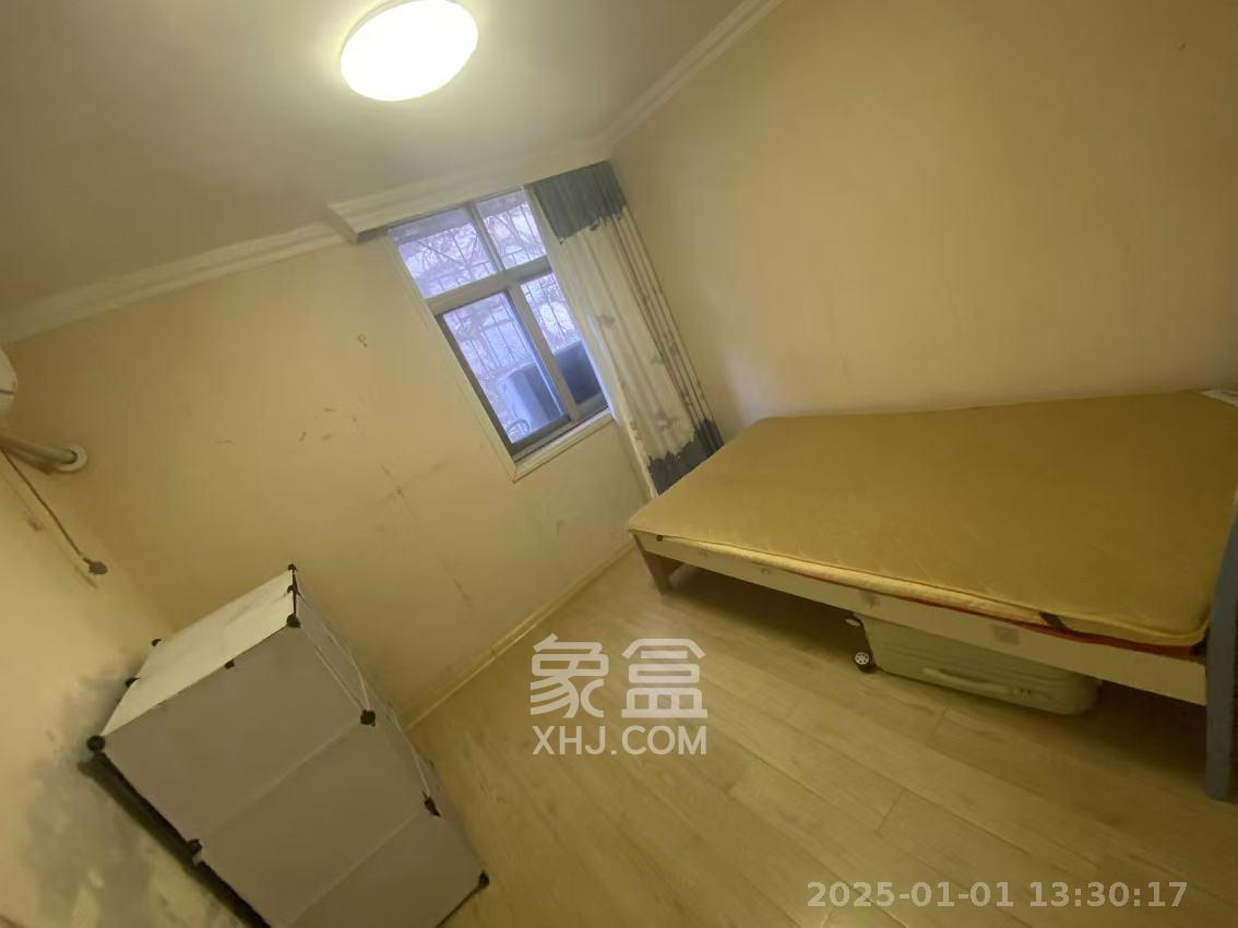 金沙园小区  4室2厅2卫   2400.00元/月室内图