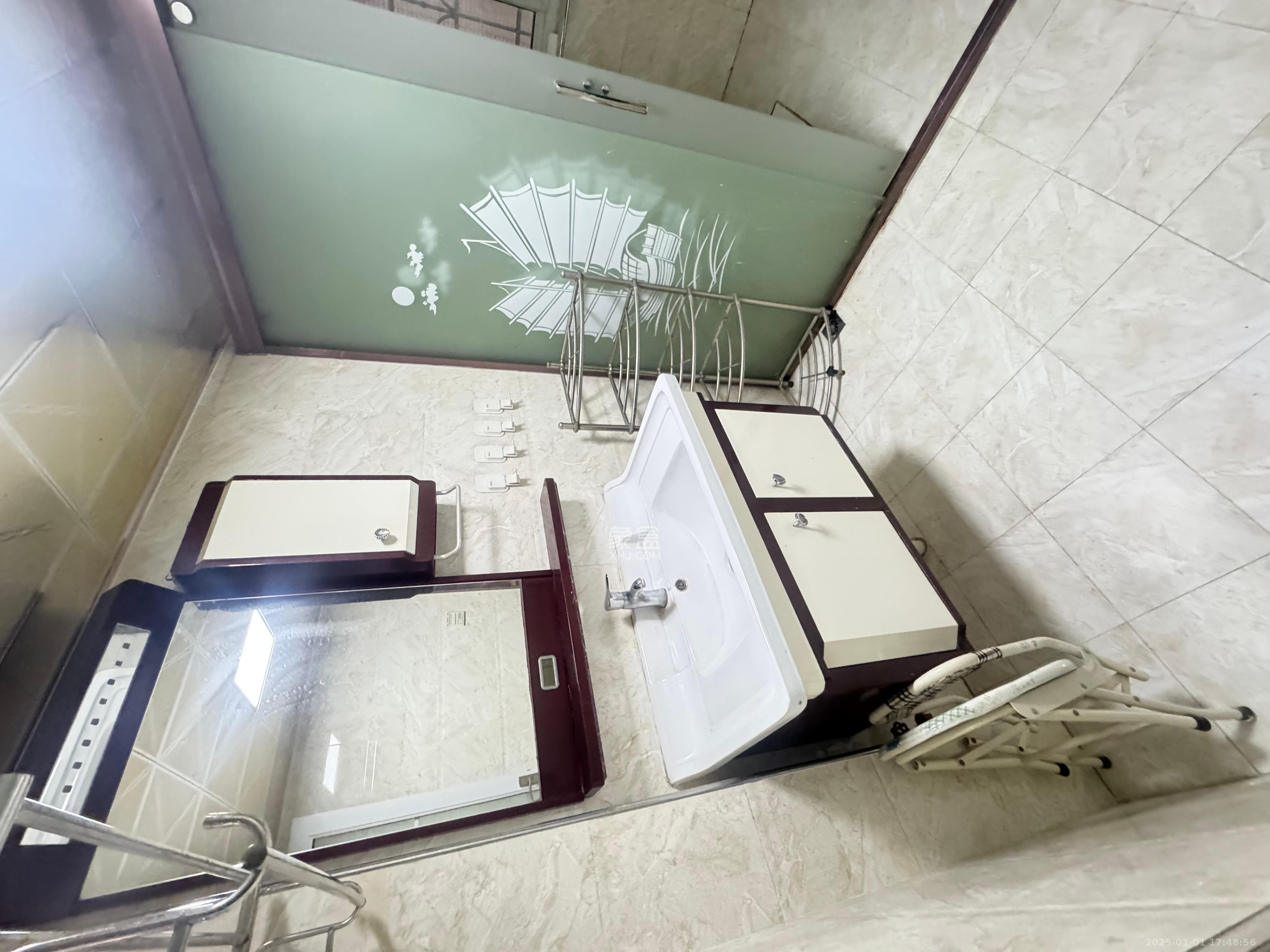 和沁园 3室1厅1卫 2500.0元/月 和沁园 3室1厅1卫 2500.0元/月室内图