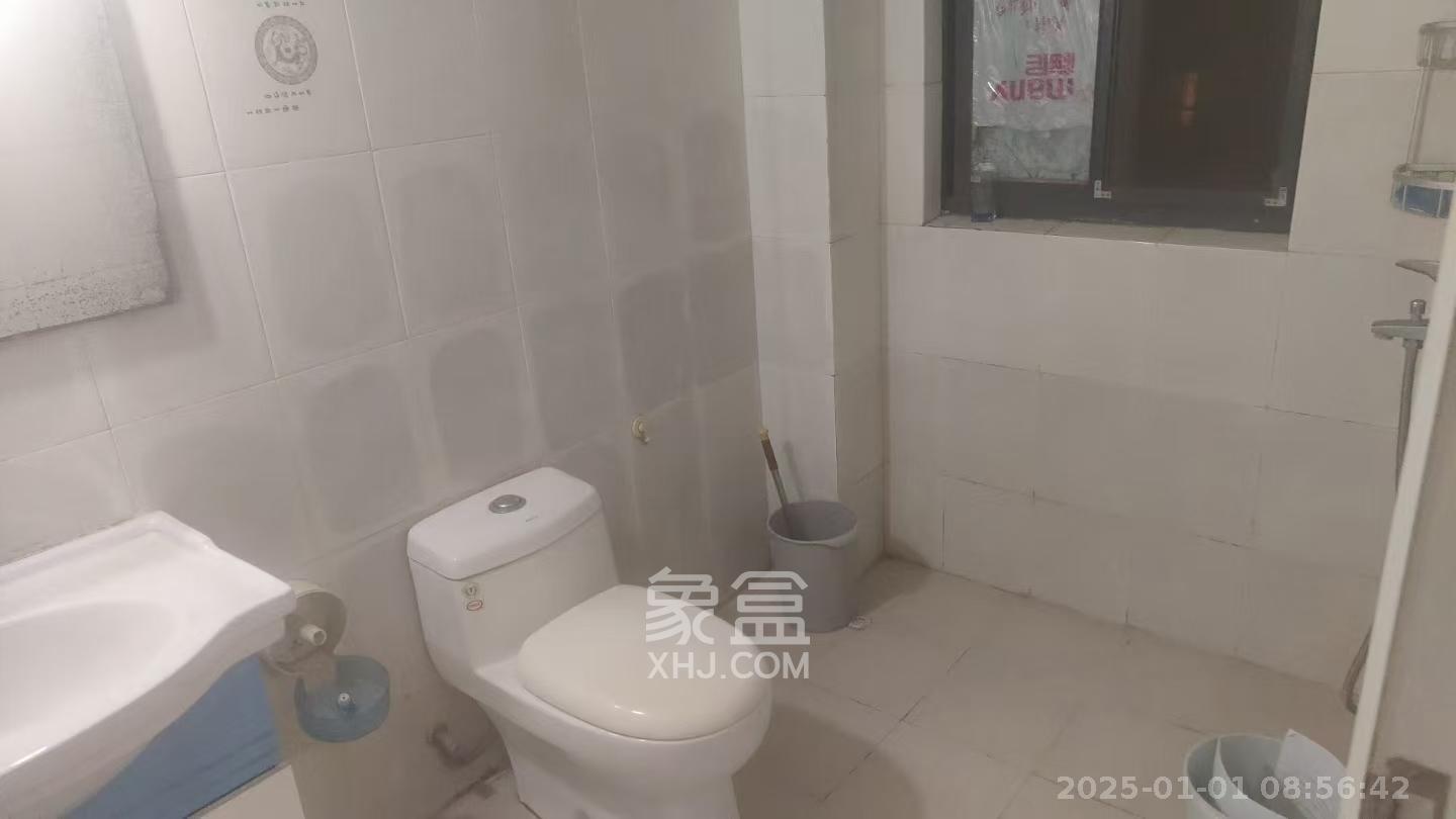 湘水一城(一期)  3室2厅2卫   650.00元/月室内图