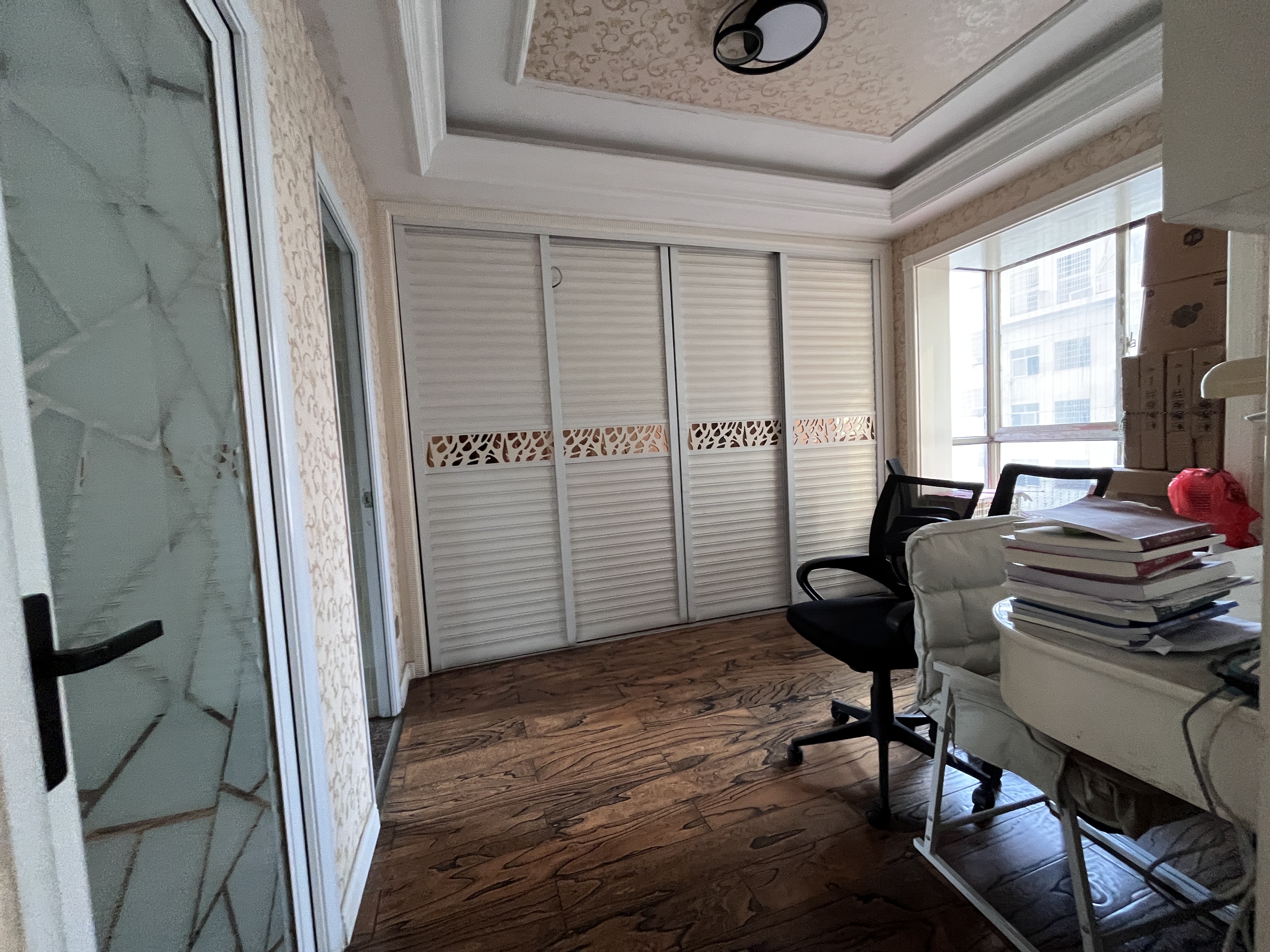 金园小区 4室2厅2卫 86.8万 金园小区 4室2厅2卫 86.8万客厅