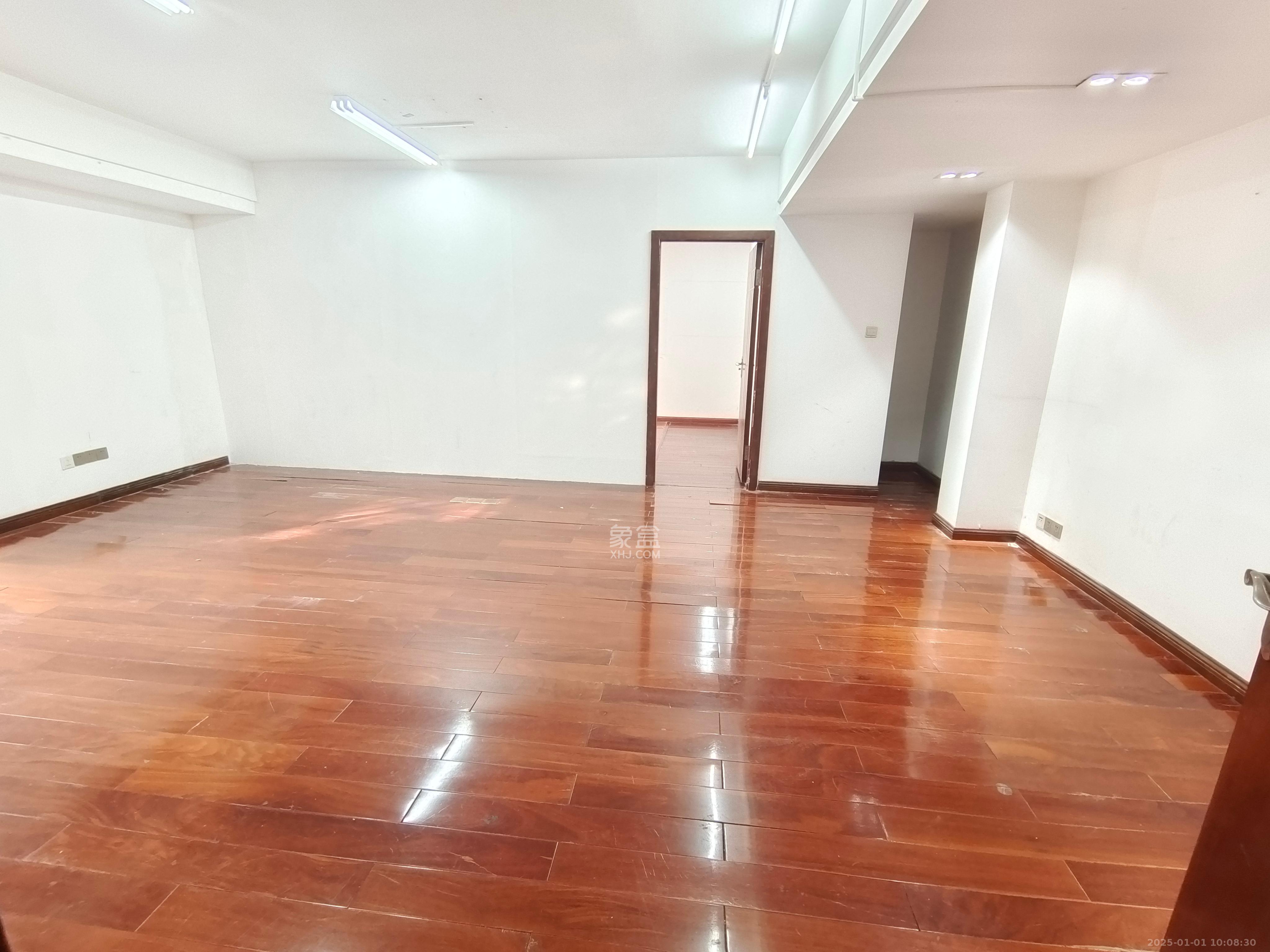 阳光100二期 3室2厅1卫 2600.0元/月 阳光100二期 3室2厅1卫 2600.0元/月室内图