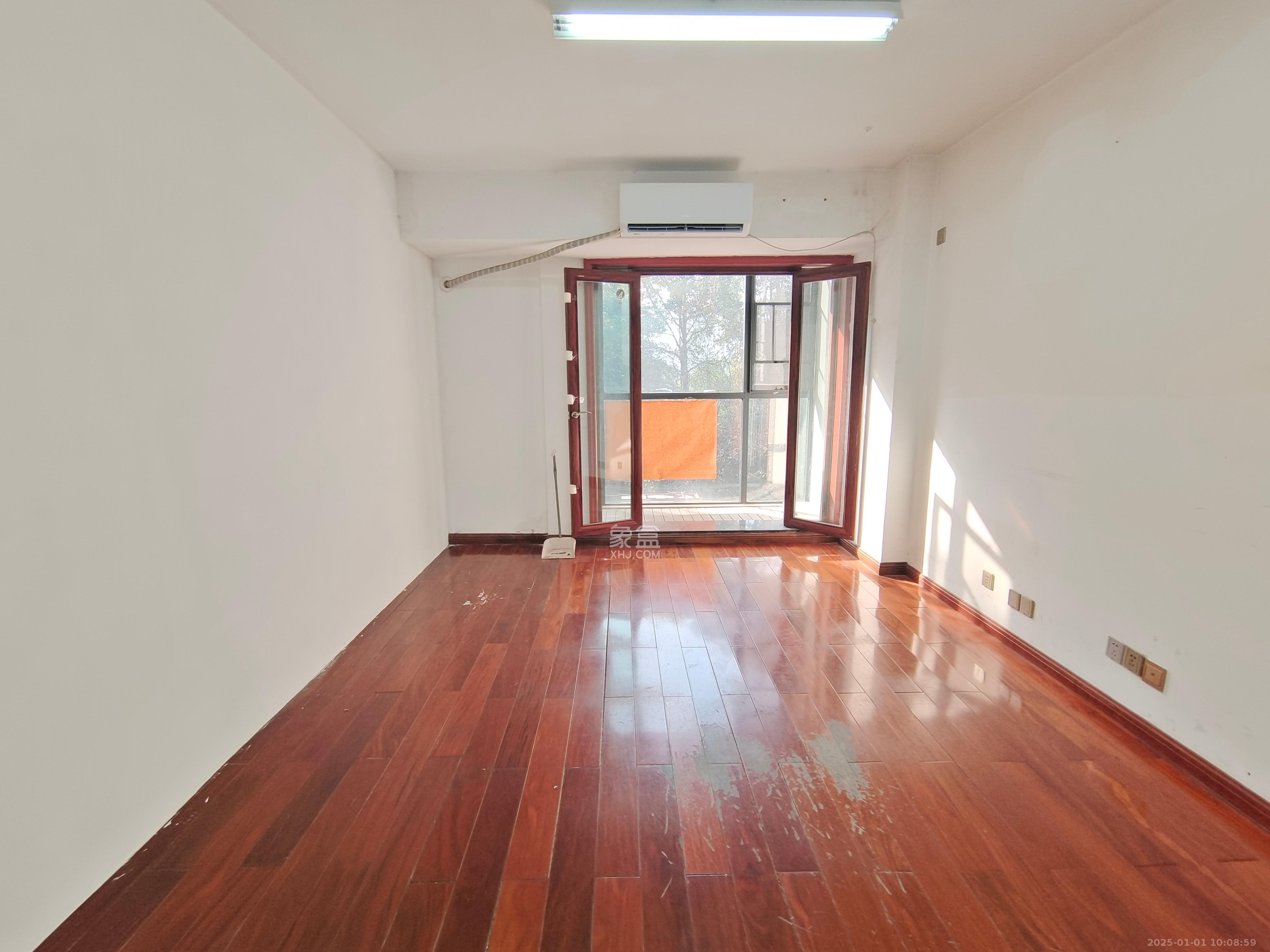 阳光100二期 3室2厅1卫 2600.0元/月 阳光100二期 3室2厅1卫 2600.0元/月室内图