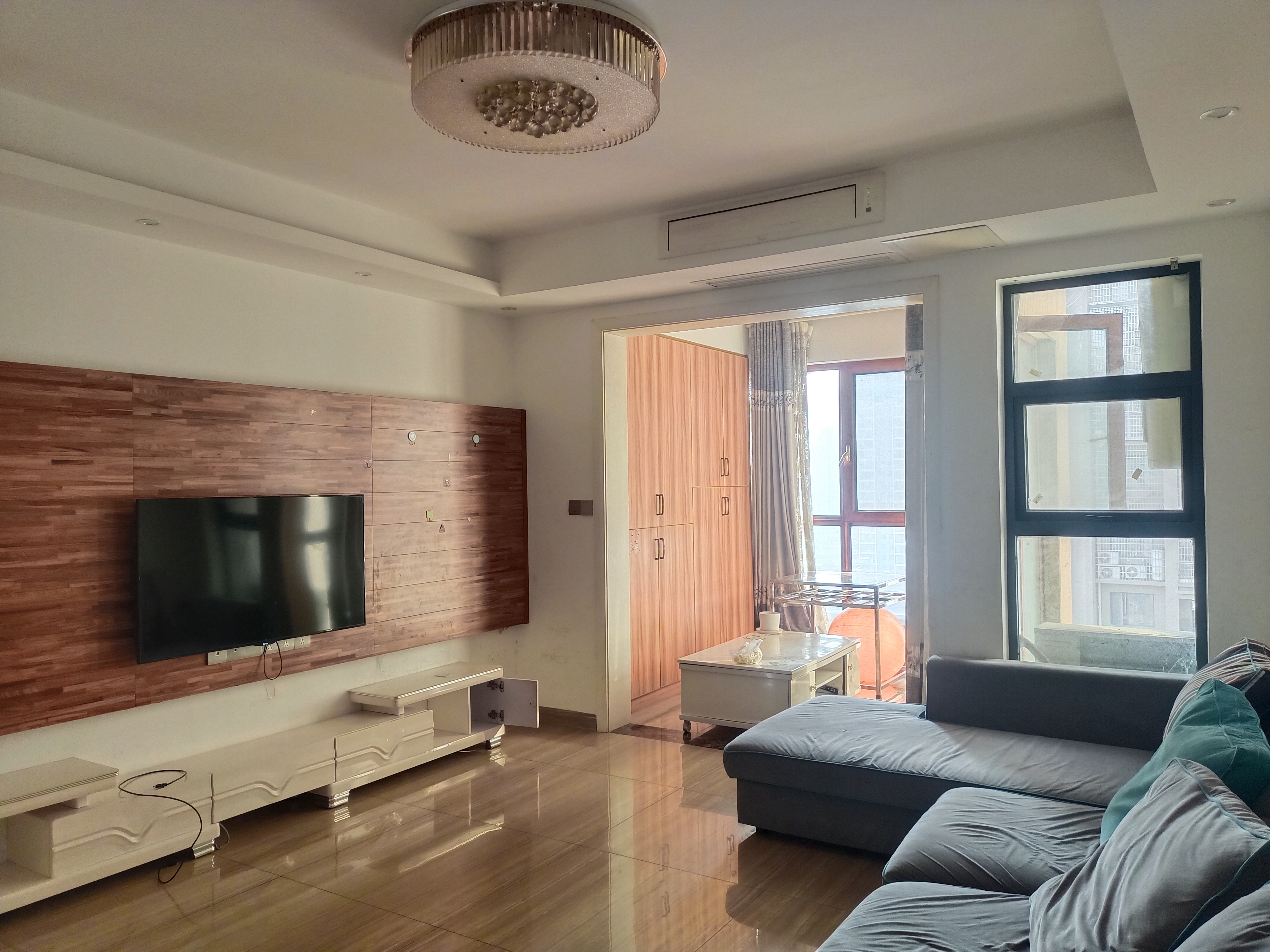 天地人和 4室2厅2卫 2500.0元/月 天地人和 4室2厅2卫 2500.0元/月室内图