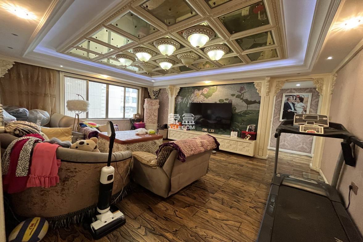 金园小区 4室2厅2卫 86.8万 金园小区 4室2厅2卫 86.8万客厅