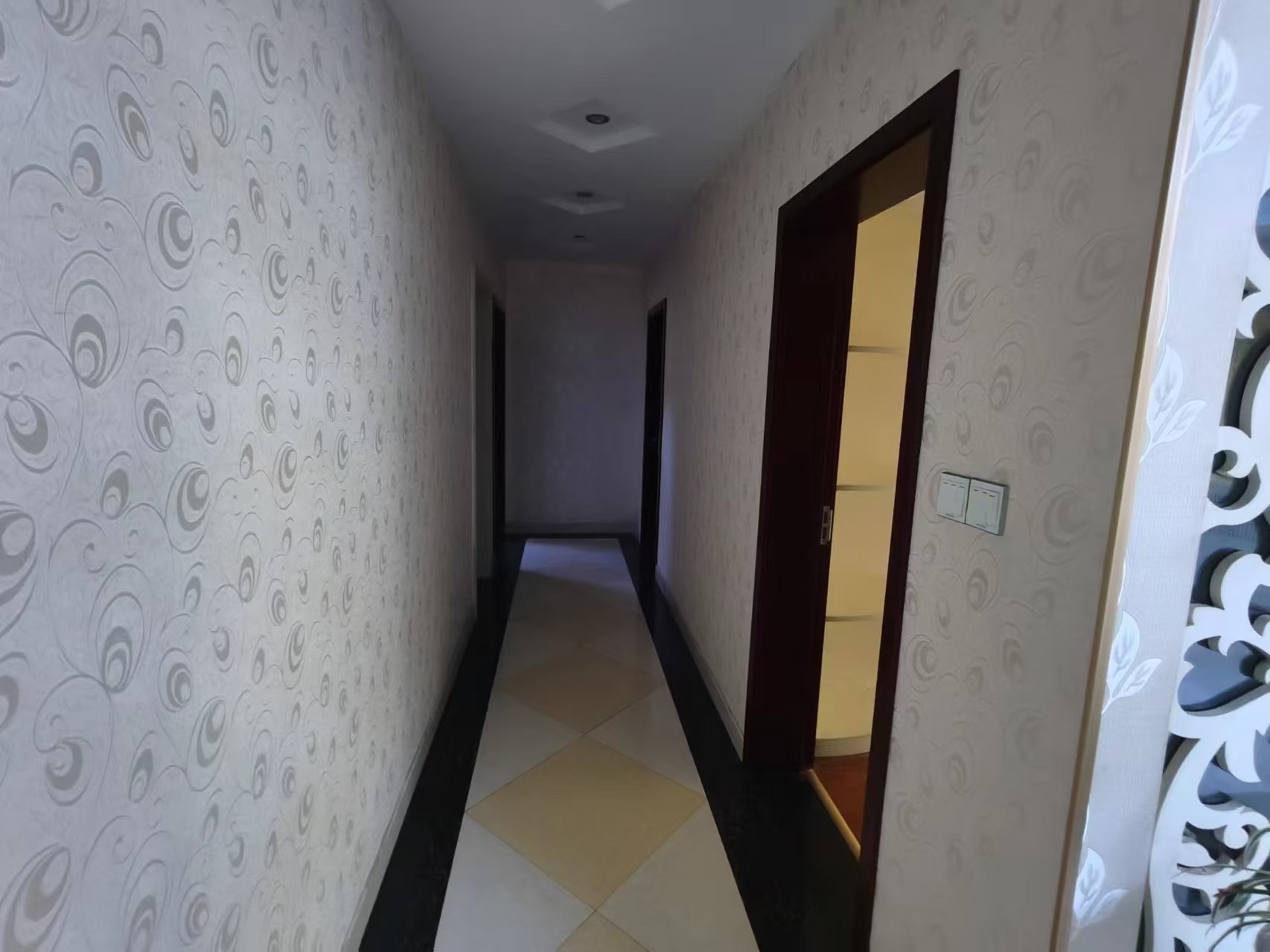 汇景花园 3室2厅2卫 2500.0元/月 汇景花园 3室2厅2卫 2500.0元/月室内图