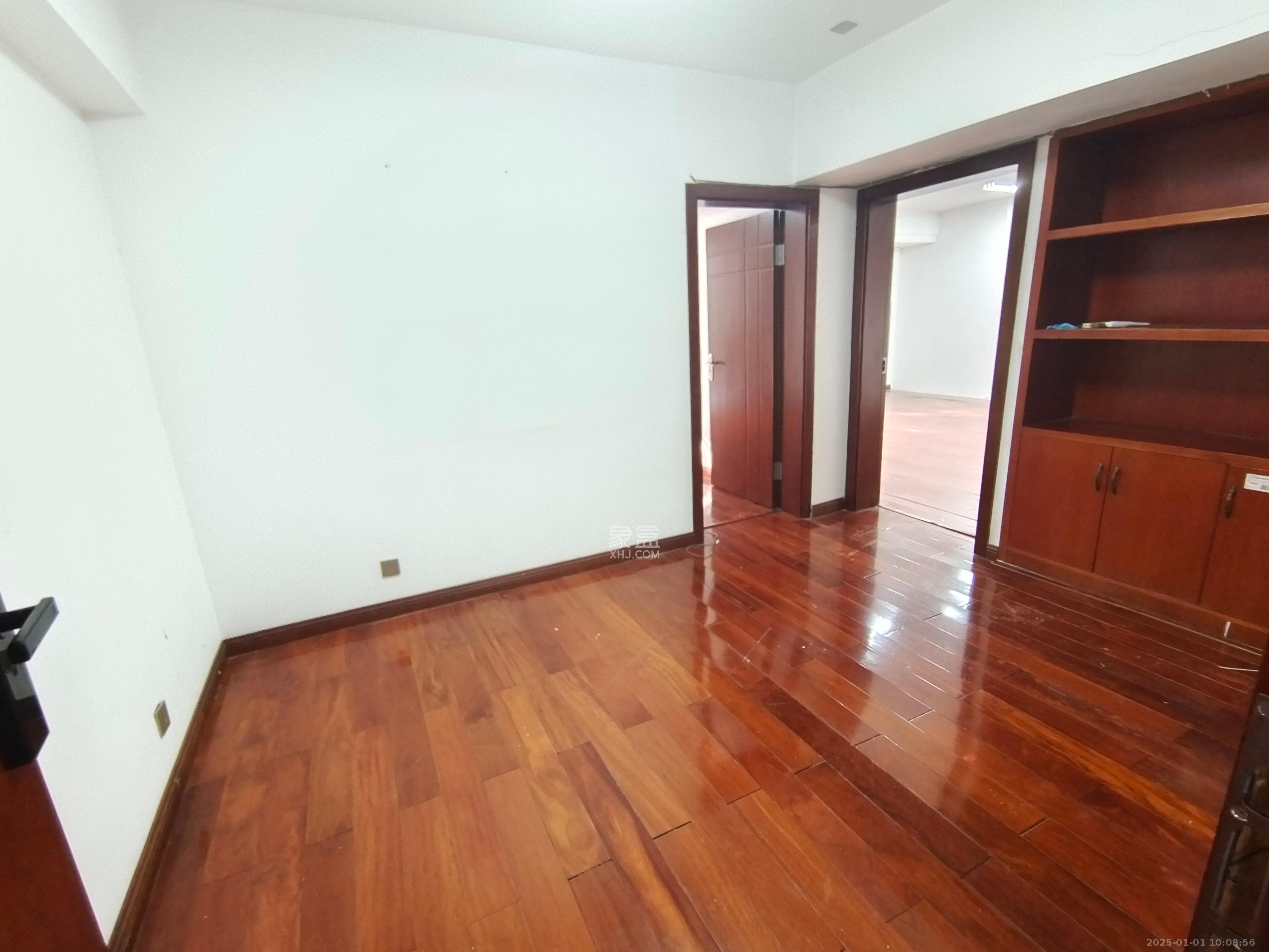 阳光100二期 3室2厅1卫 2600.0元/月 阳光100二期 3室2厅1卫 2600.0元/月室内图