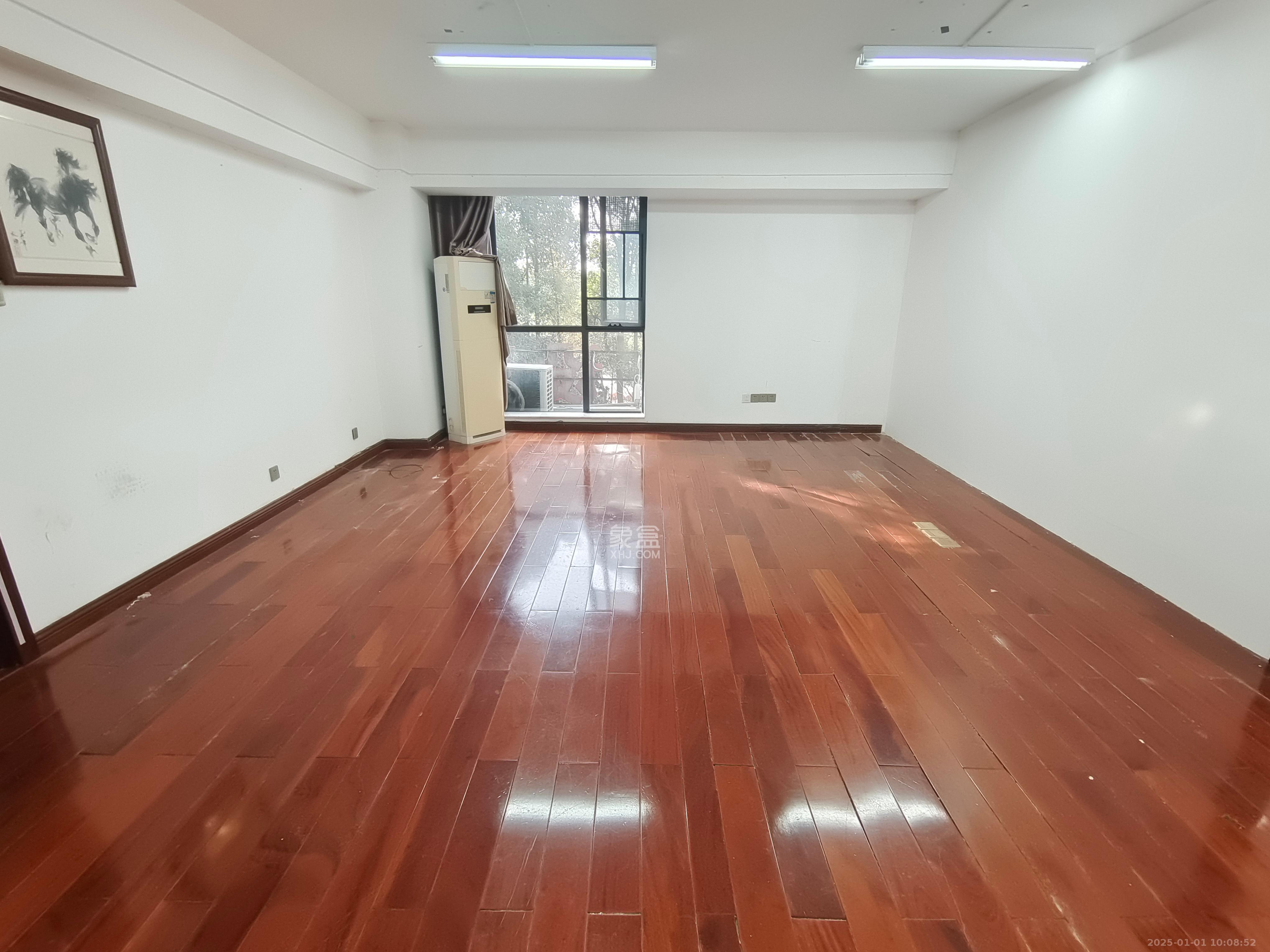 阳光100二期 3室2厅1卫 2600.0元/月 阳光100二期 3室2厅1卫 2600.0元/月室内图