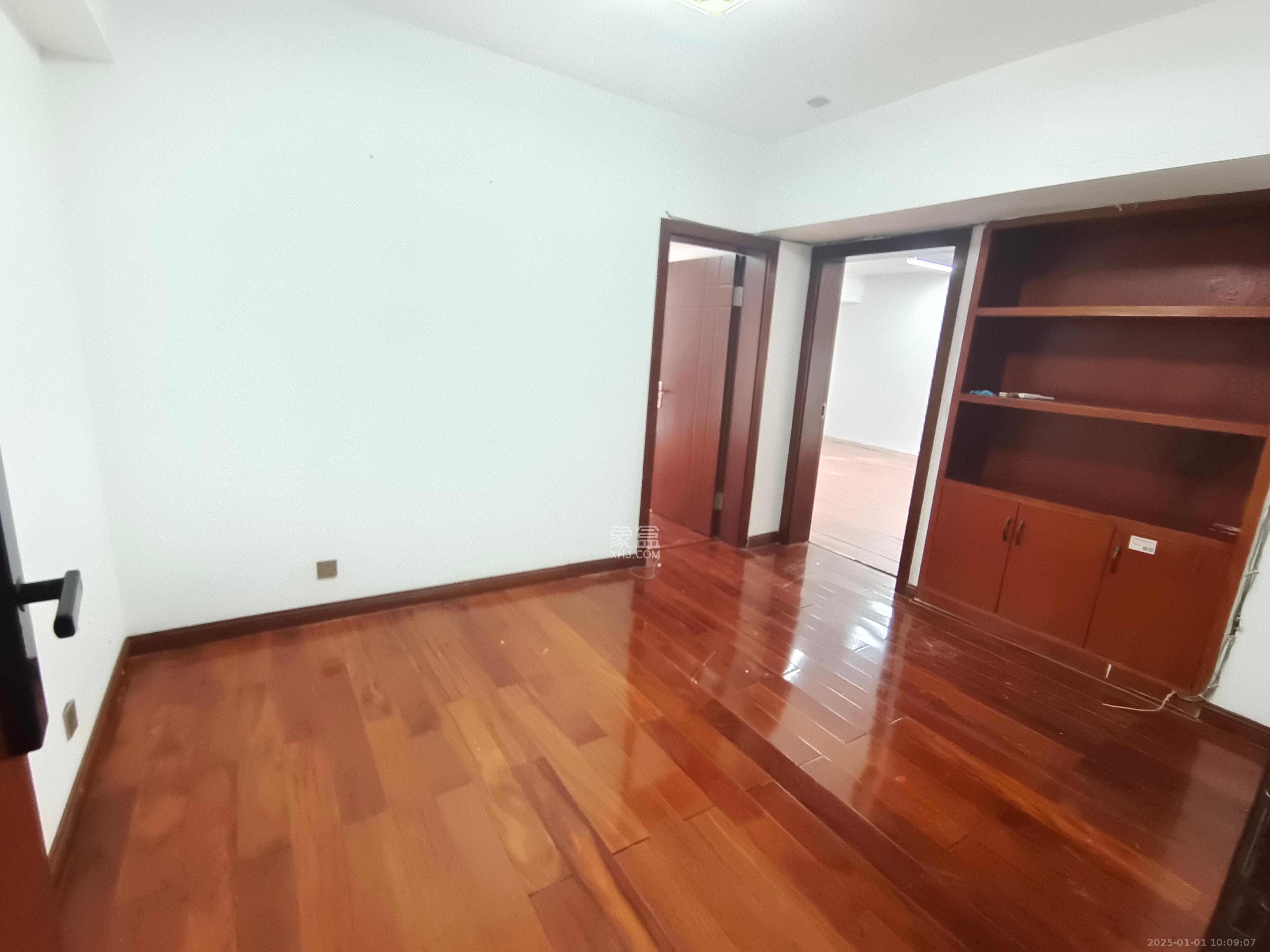 阳光100二期 3室2厅1卫 2600.0元/月 阳光100二期 3室2厅1卫 2600.0元/月室内图