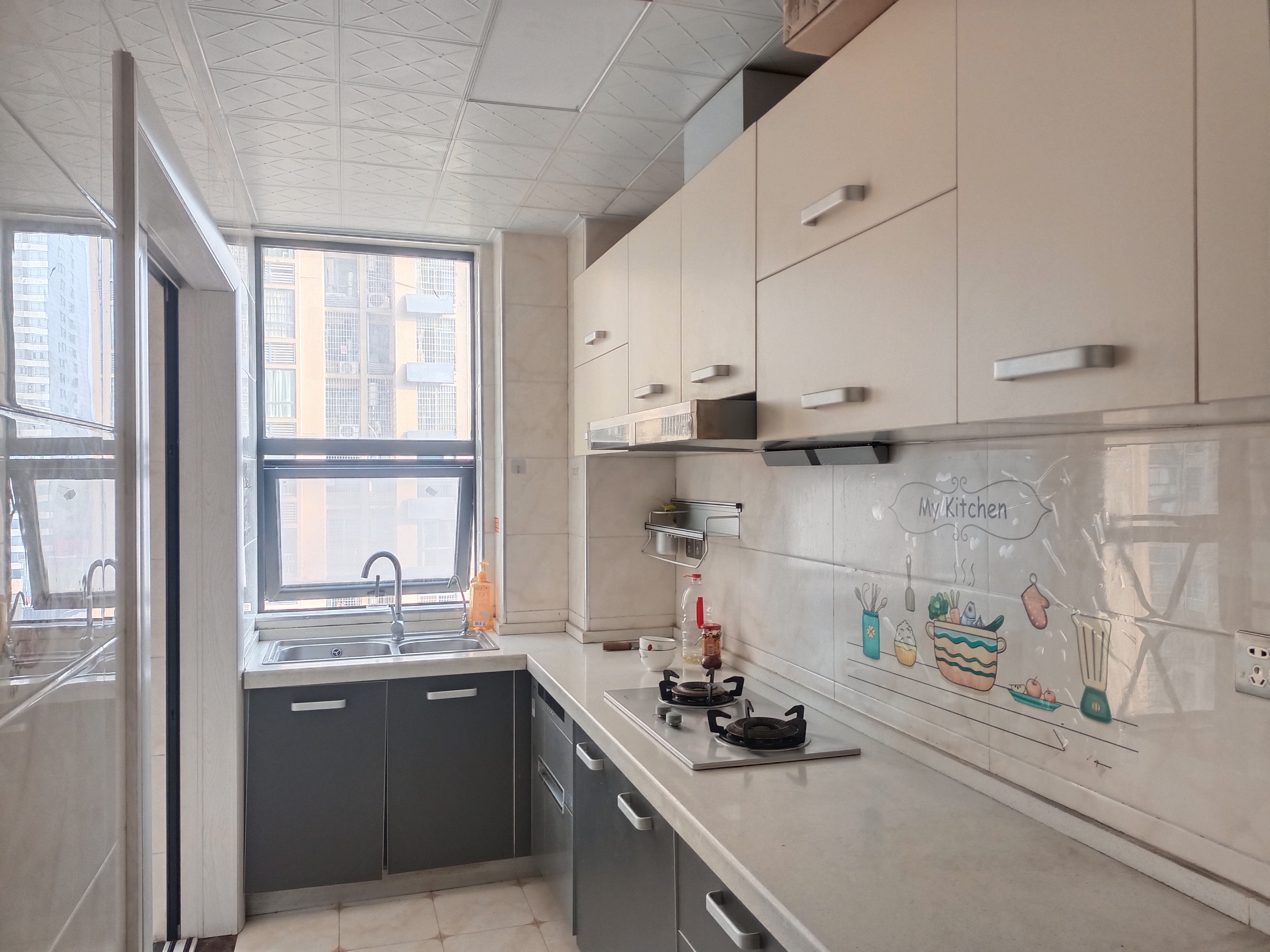 天地人和 4室2厅2卫 2500.0元/月 天地人和 4室2厅2卫 2500.0元/月室内图