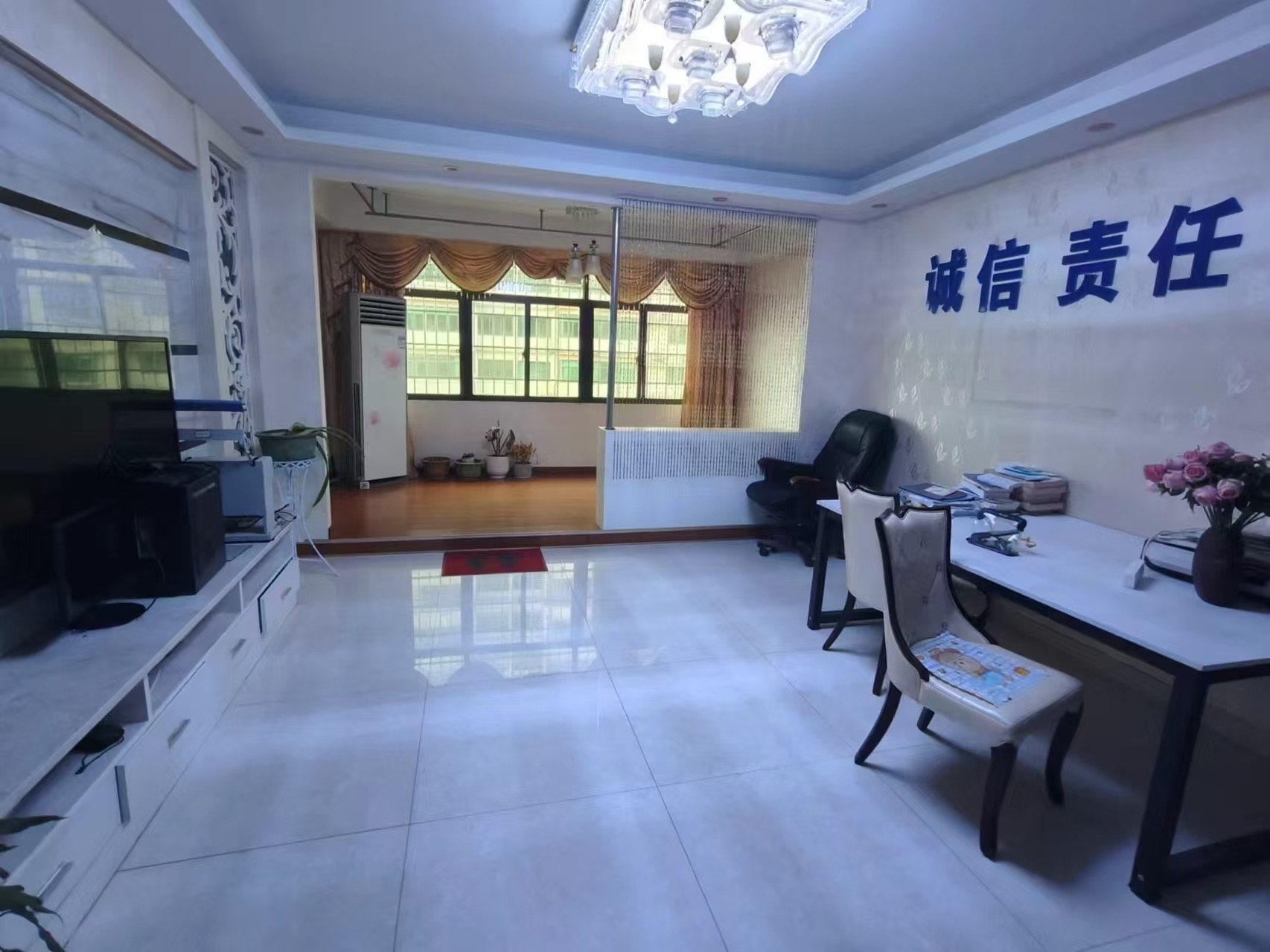 汇景花园 3室2厅2卫 2500.0元/月 汇景花园 3室2厅2卫 2500.0元/月室内图