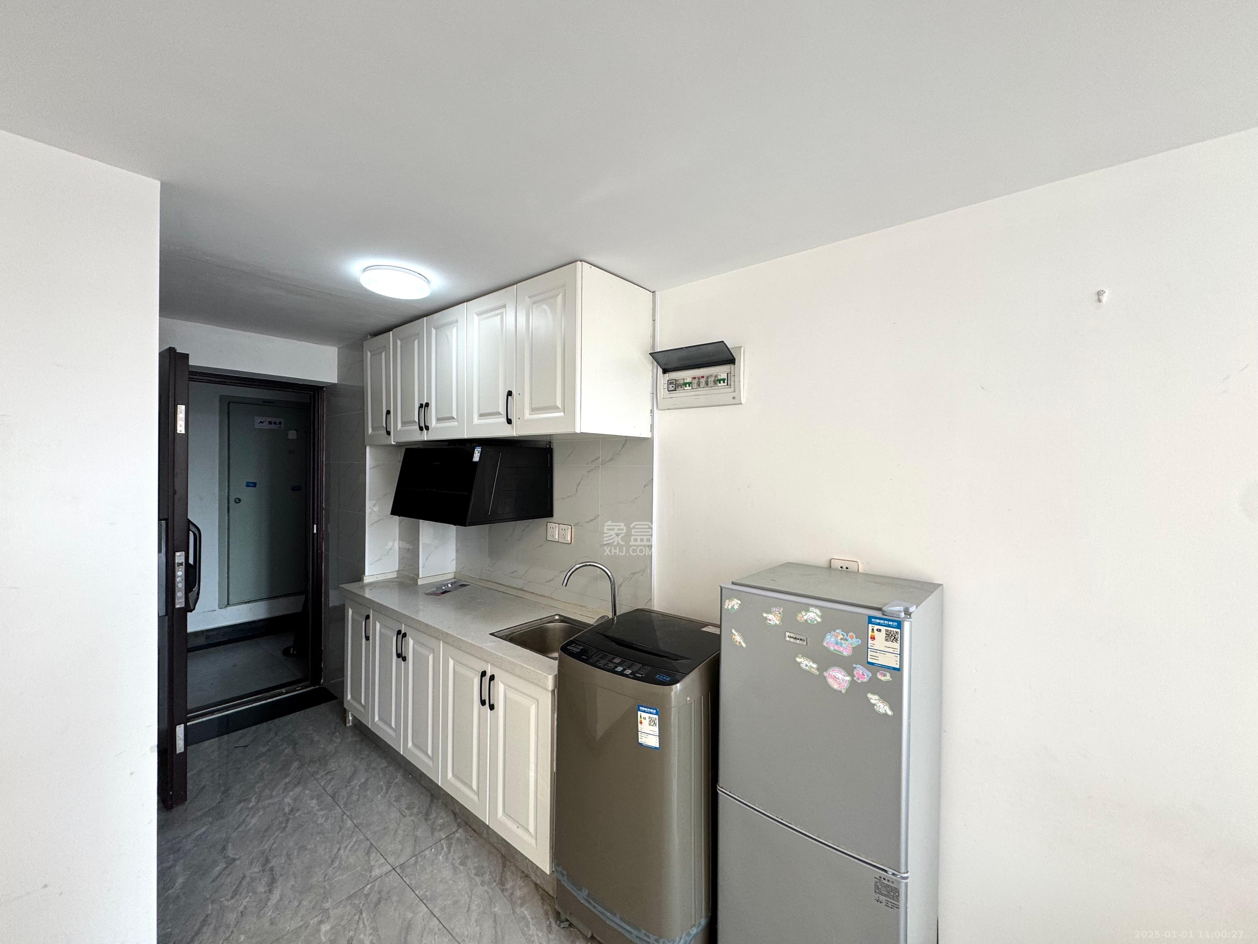 裕天国际商汇中心 1室0厅0卫 2000.0元/月 裕天国际商汇中心 1室0厅0卫 2000.0元/月室内图