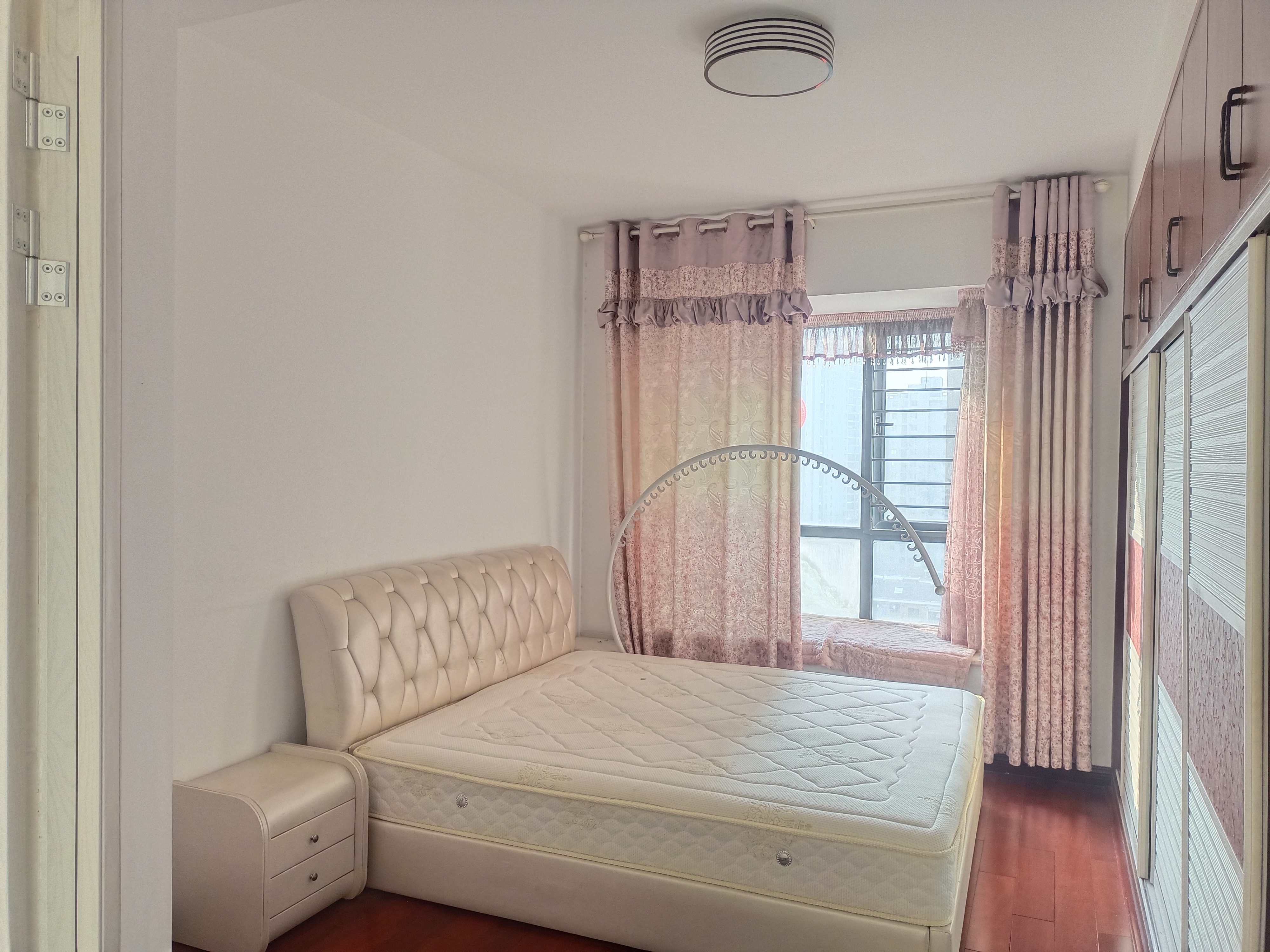 天地人和 4室2厅2卫 2500.0元/月 天地人和 4室2厅2卫 2500.0元/月室内图