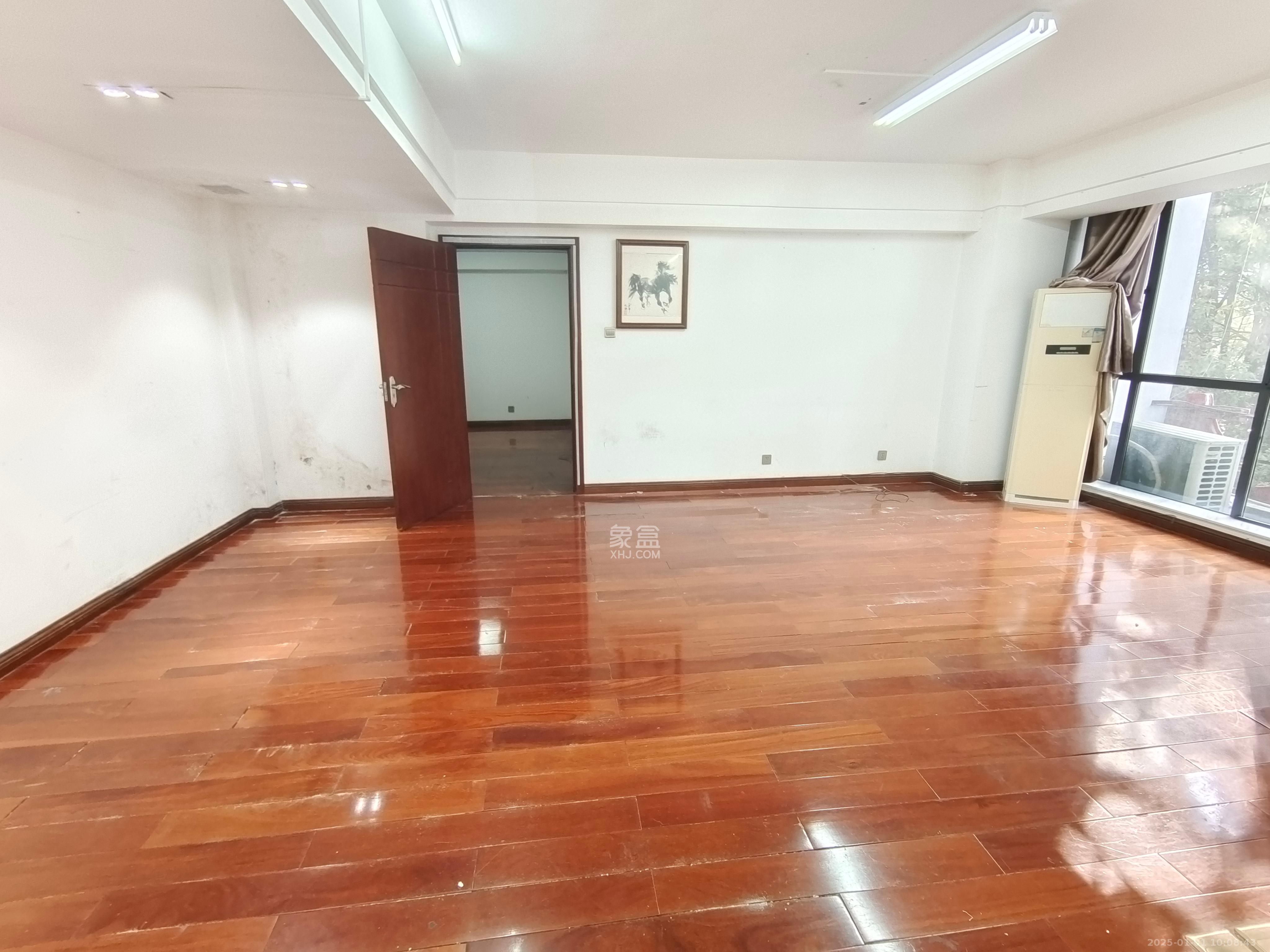 阳光100二期 3室2厅1卫 2600.0元/月 阳光100二期 3室2厅1卫 2600.0元/月室内图