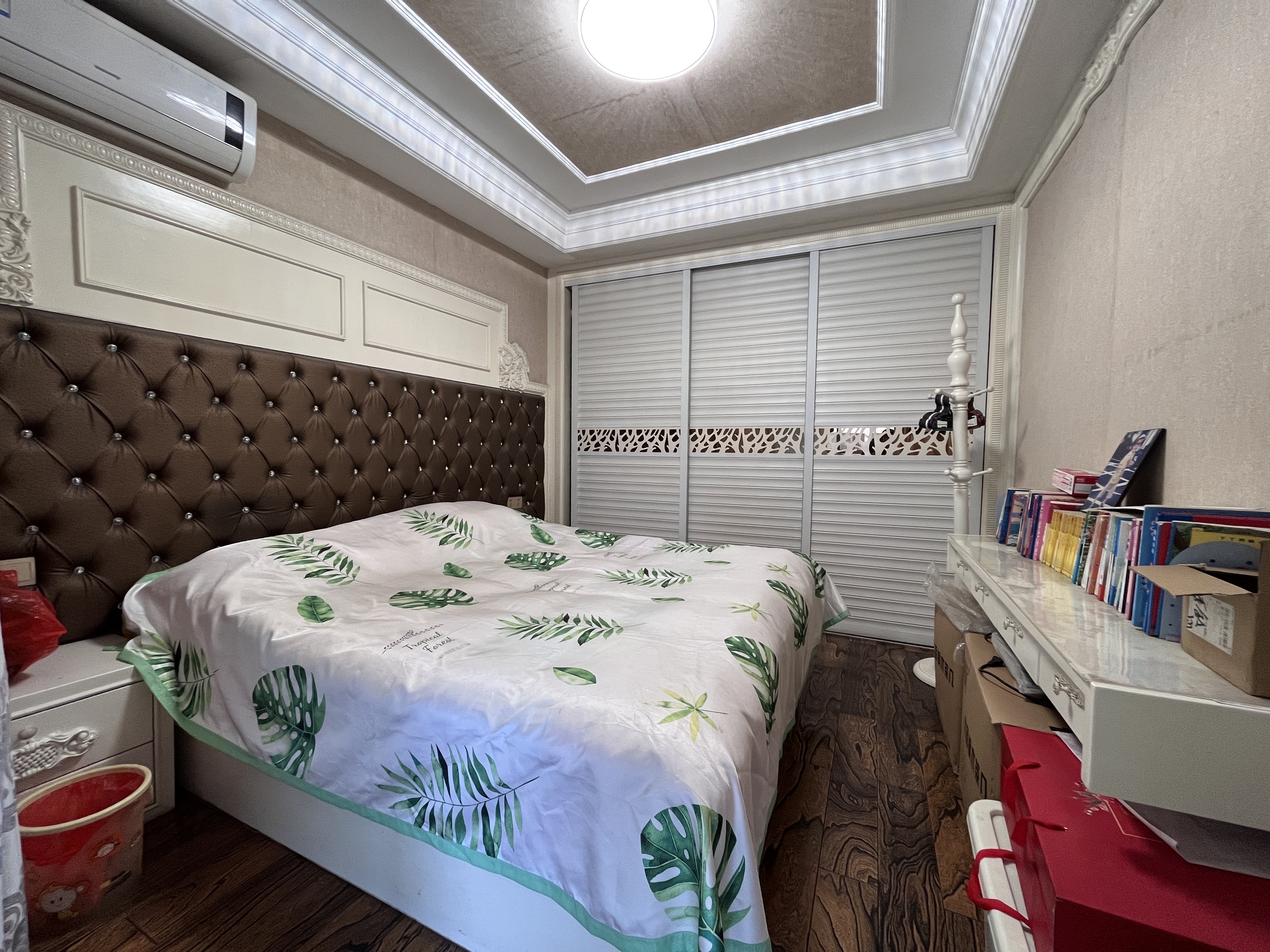 金园小区 4室2厅2卫 86.8万 金园小区 4室2厅2卫 86.8万客厅