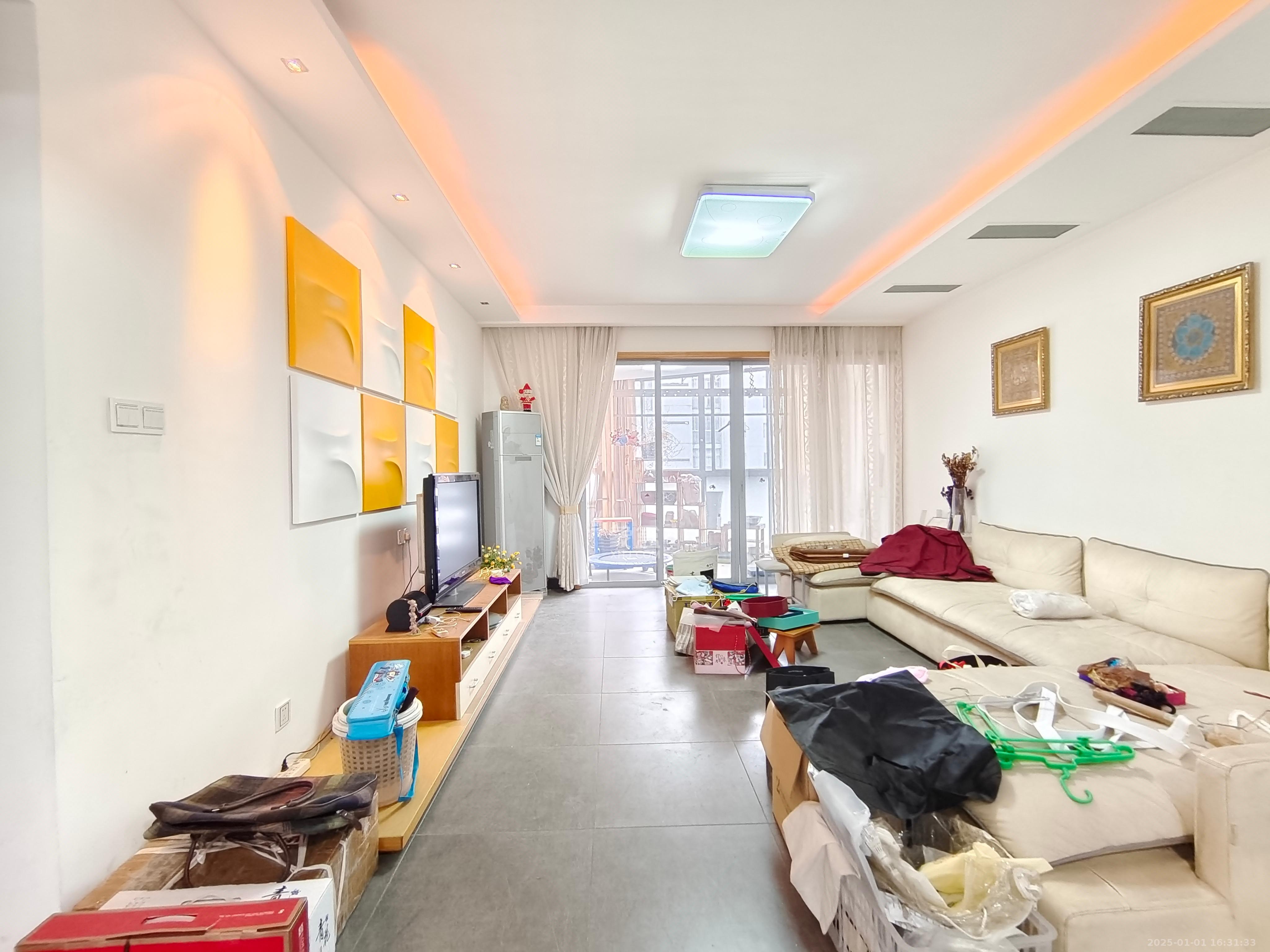 阳光100二期  4室2厅2卫    2600.0元/月 阳光100二期  4室2厅2卫    2600.0元/月