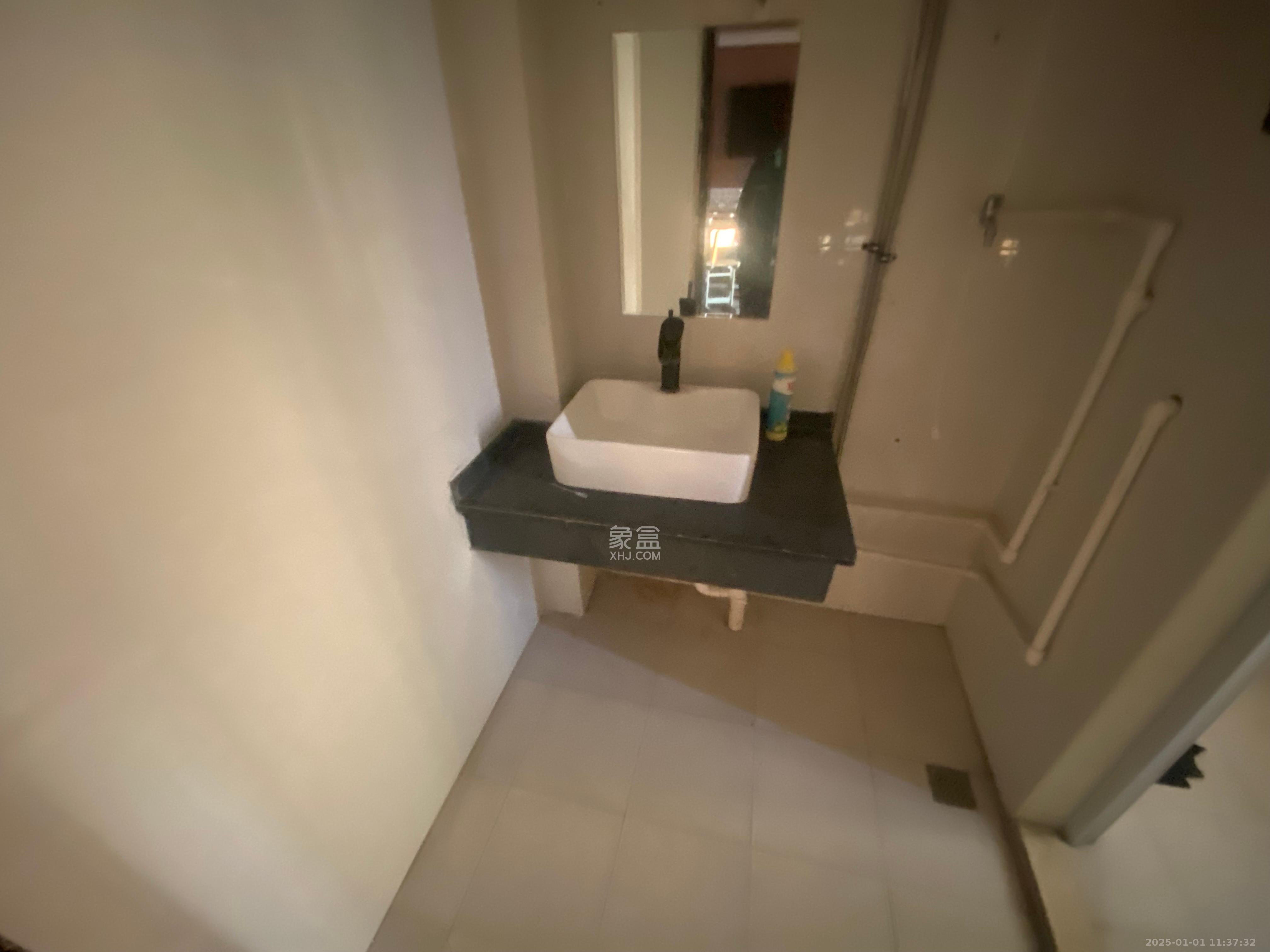 芙蓉蓉苑 1室1厅1卫 2000.0元/月 芙蓉蓉苑 1室1厅1卫 2000.0元/月室内图