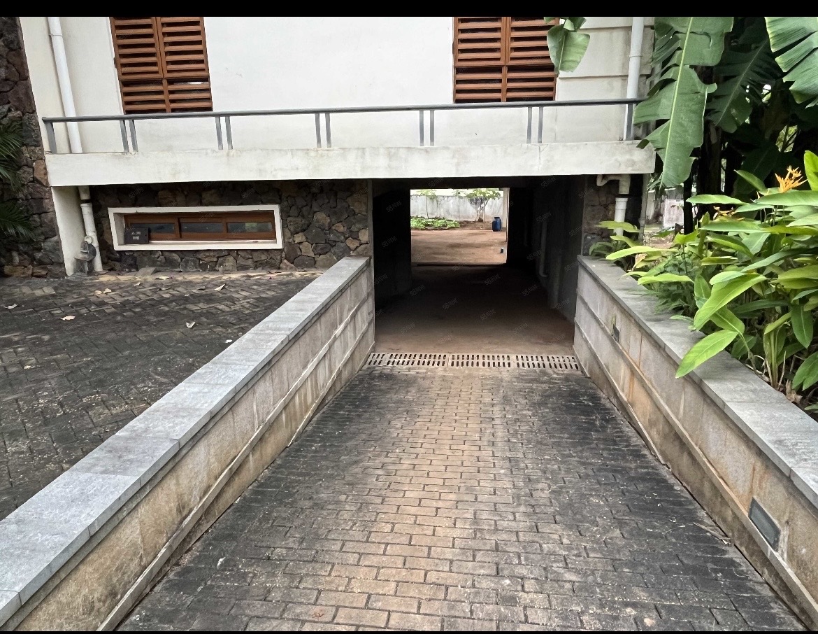 美灵湖 6室2厅2卫 900.0万 美灵湖 6室2厅2卫 900.0万客厅