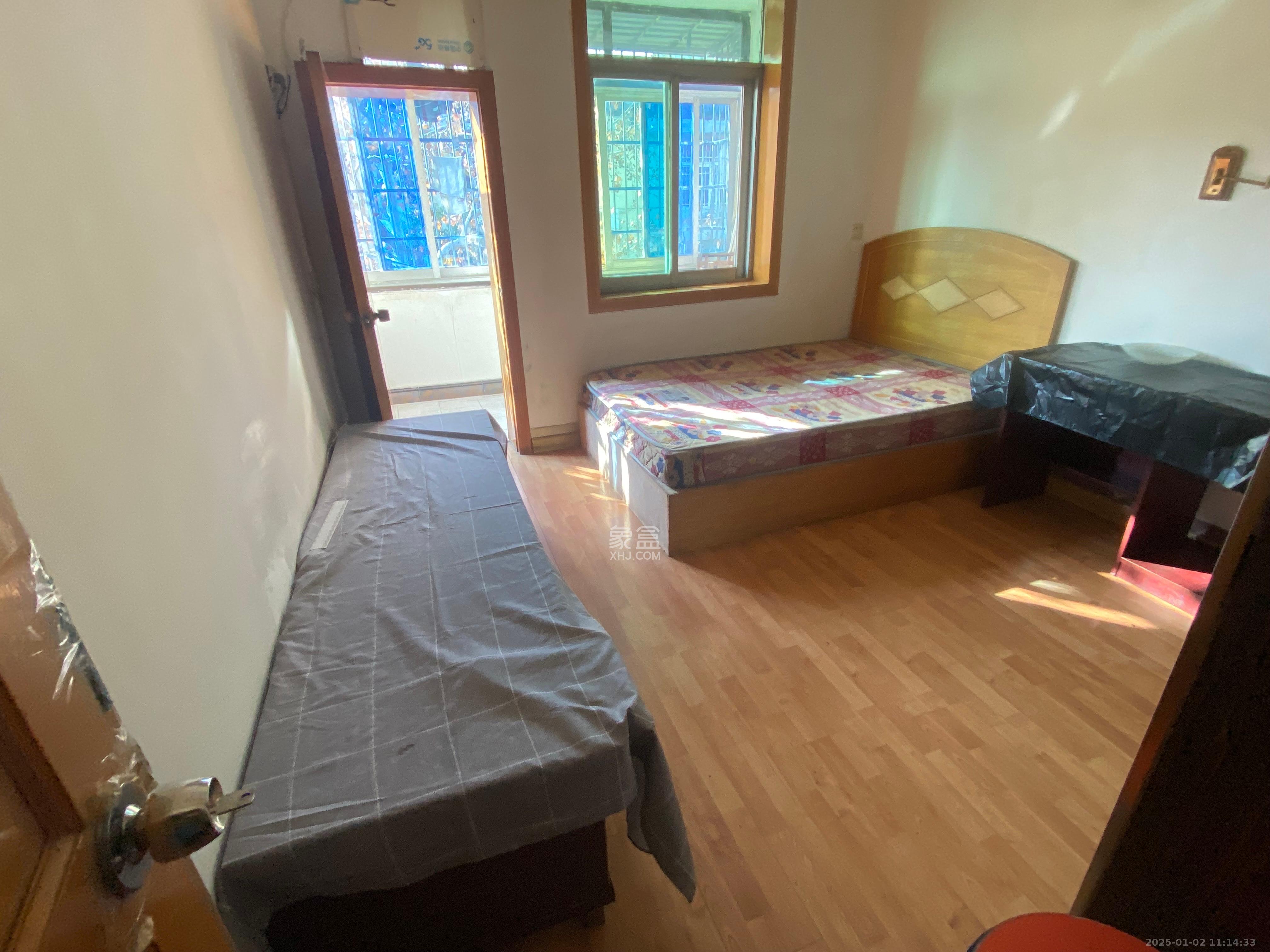 东瓜山一村  1室0厅0卫    1200.0元/月 东瓜山一村  1室0厅0卫    1200.0元/月室内图