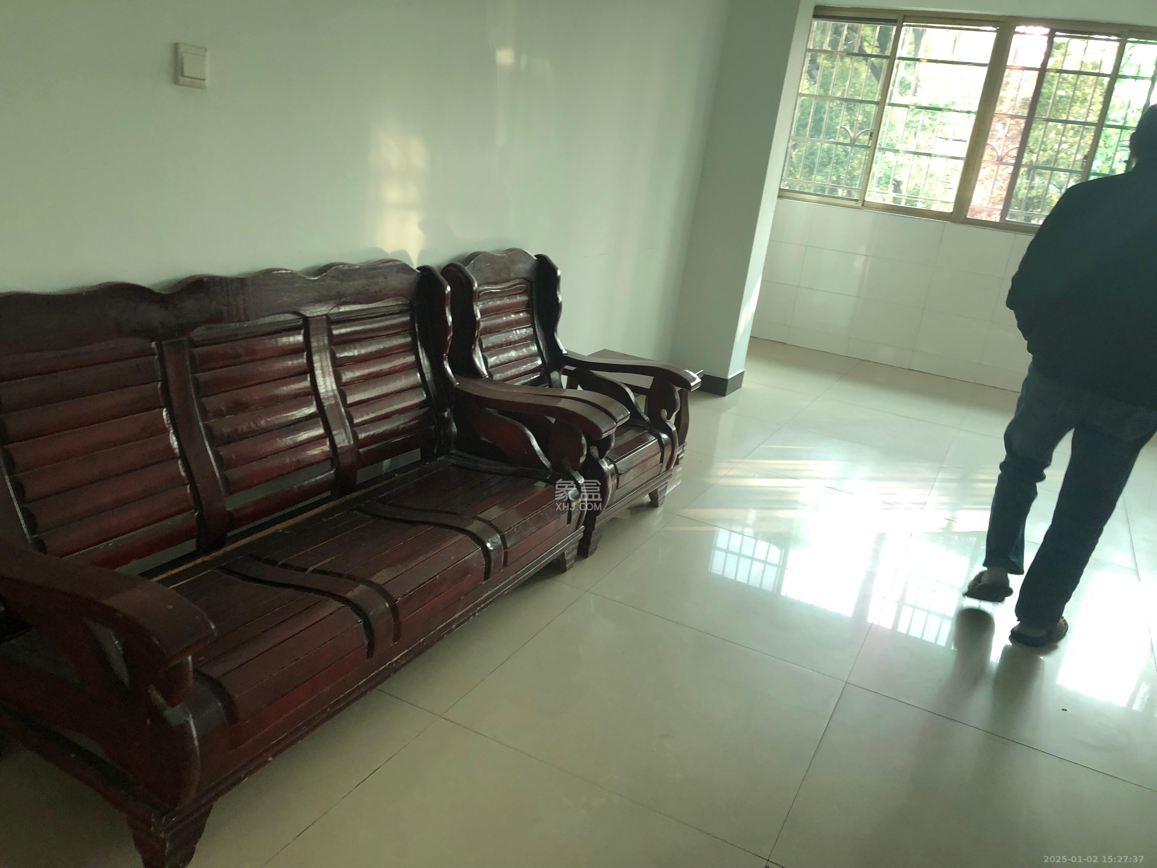 金桂小区一期 3室1厅1卫 1600.0元/月 金桂小区一期 3室1厅1卫 1600.0元/月室内图