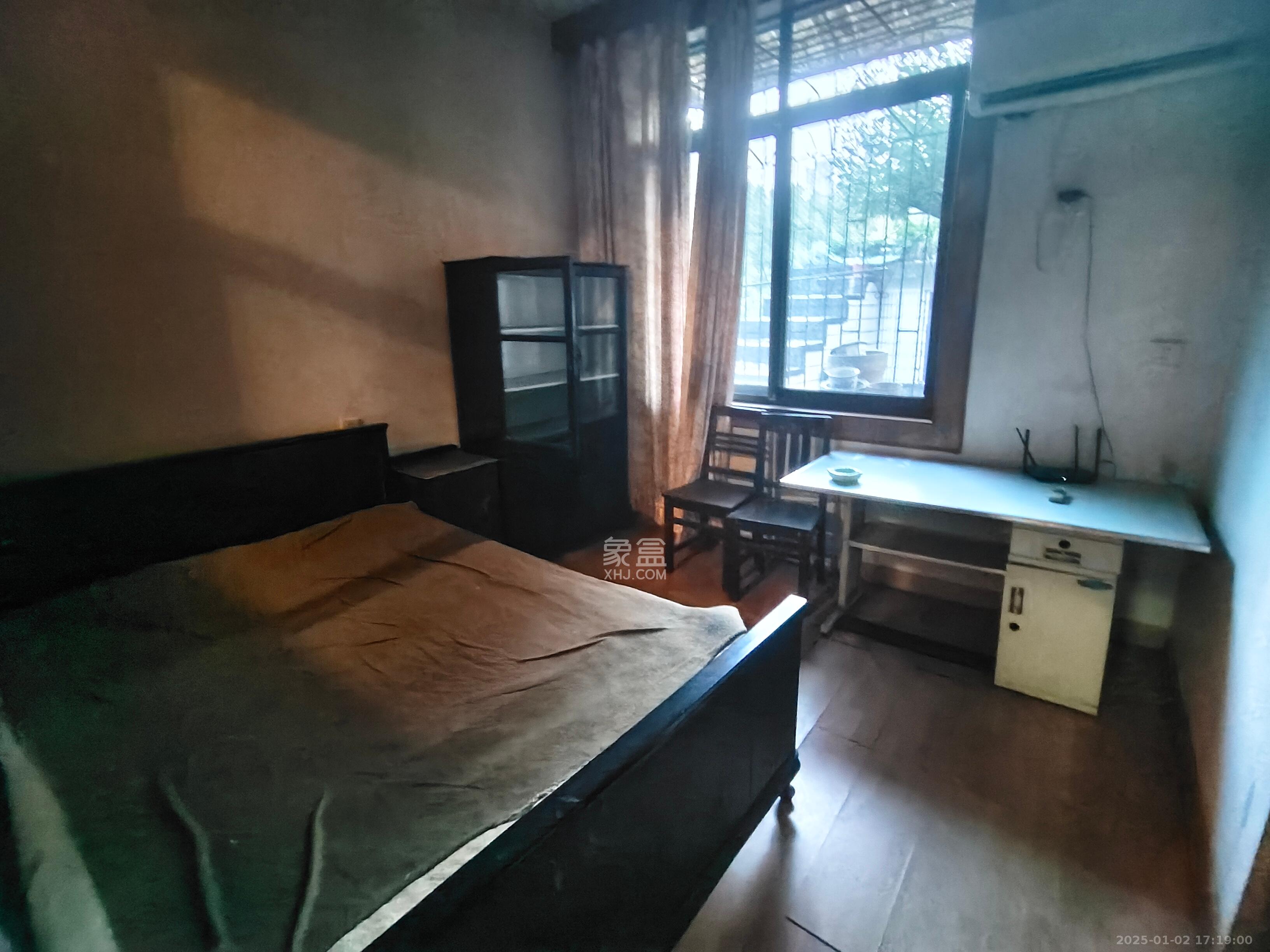 湘农桥社区 3室2厅1卫 1600.0元/月 湘农桥社区 3室2厅1卫 1600.0元/月室内图