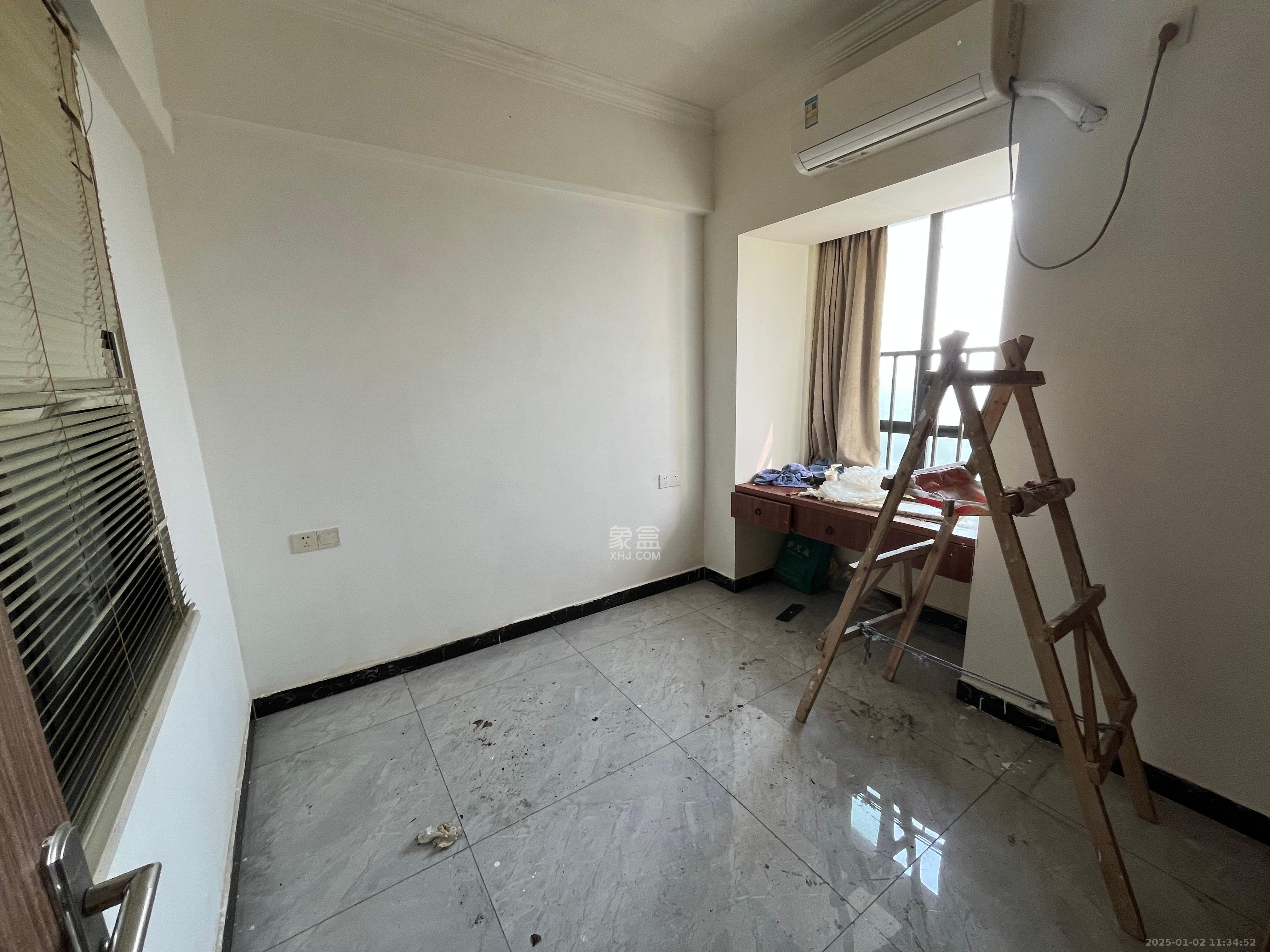 九峰远见  2室1厅1卫   2300.00元/月室内图